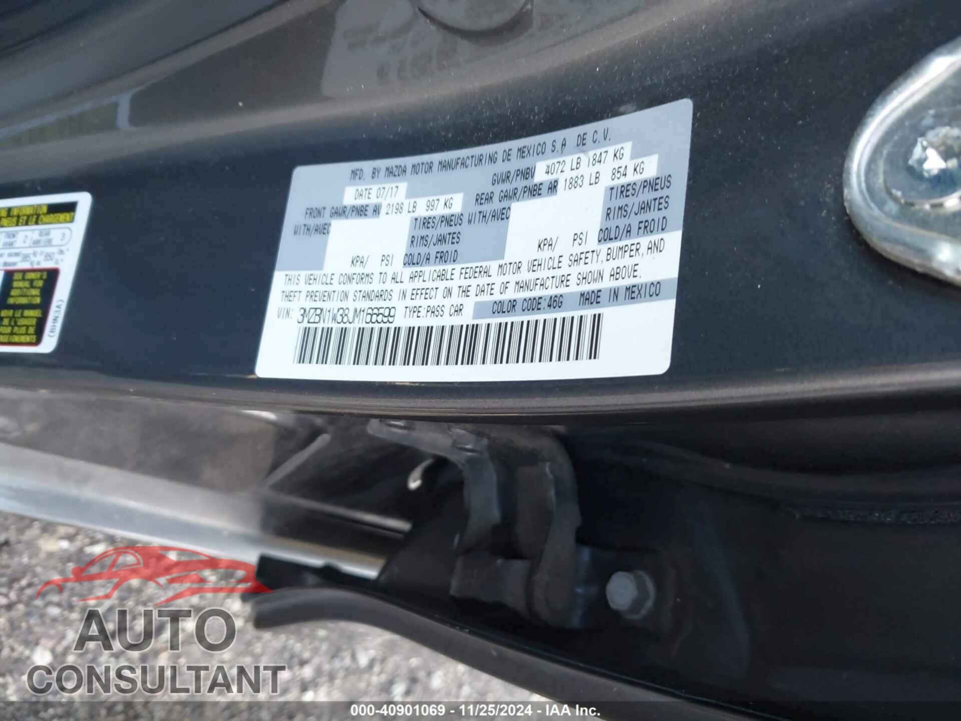 MAZDA MAZDA3 2018 - 3MZBN1W38JM166599