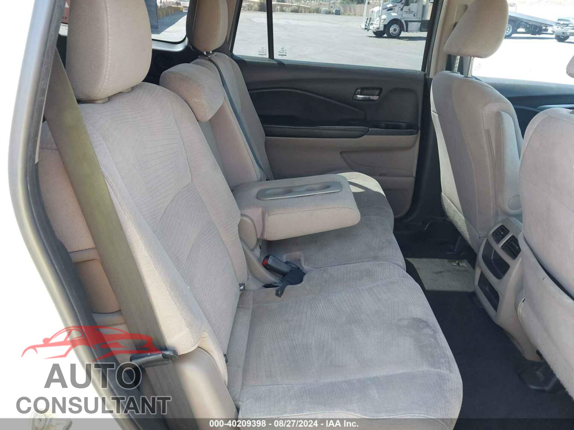 HONDA PILOT 2017 - 5FNYF5H1XHB009104