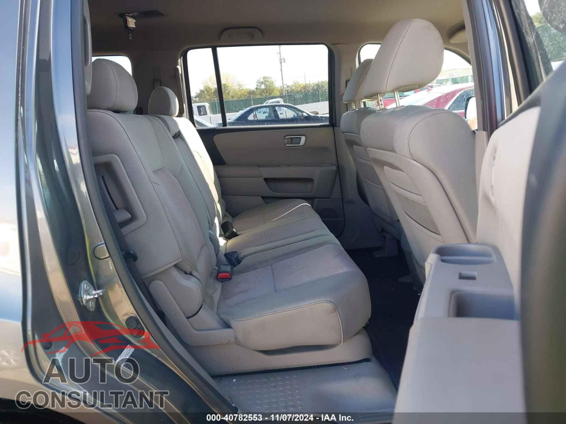 HONDA PILOT 2011 - 5FNYF3H43BB027465