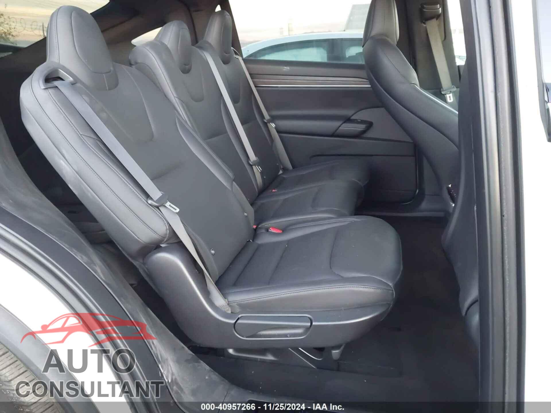 TESLA MODEL X 2023 - 7SAXCAE56PF413152