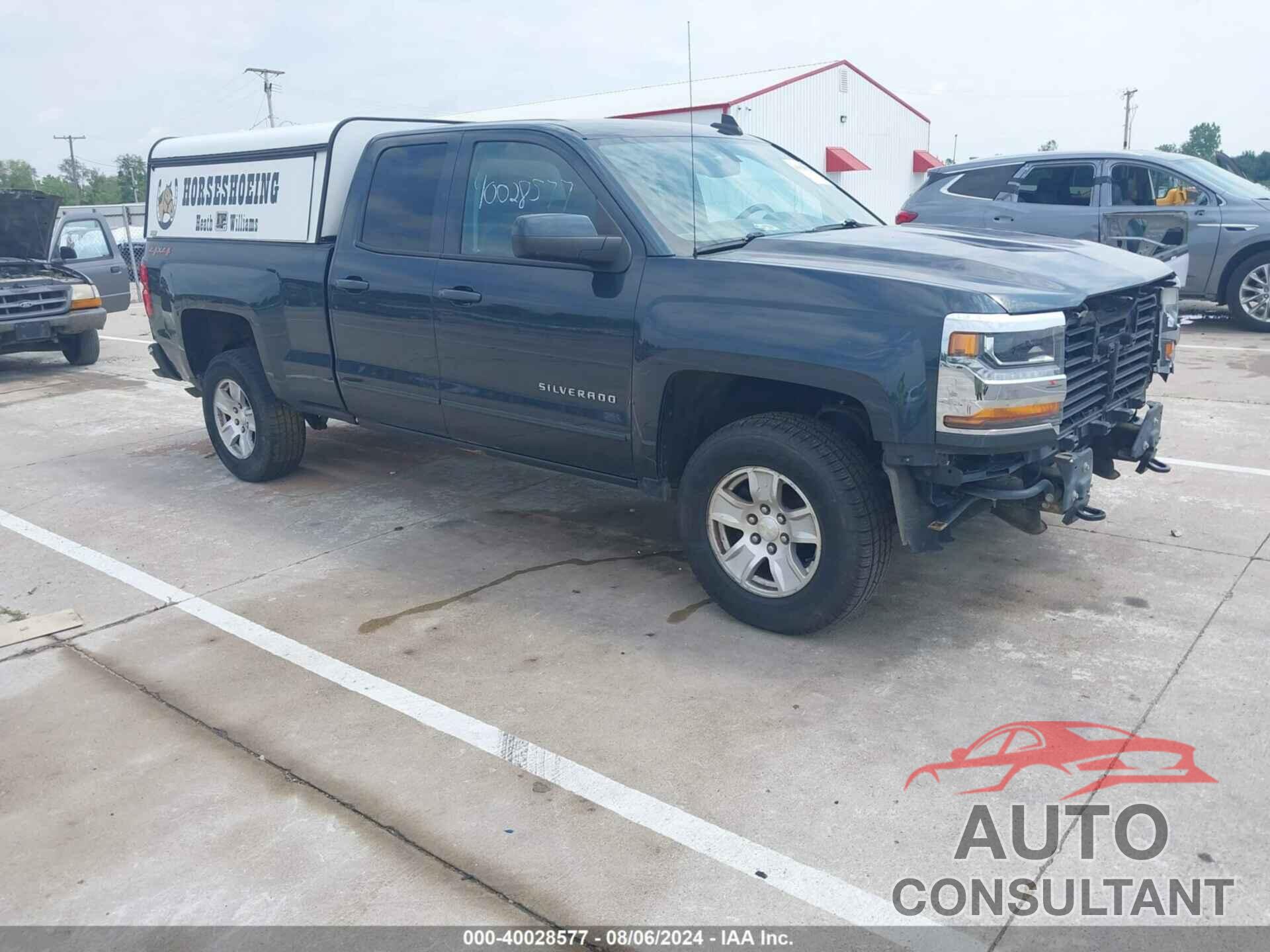 CHEVROLET SILVERADO 1500 2018 - 1GCVKREC1JZ160893