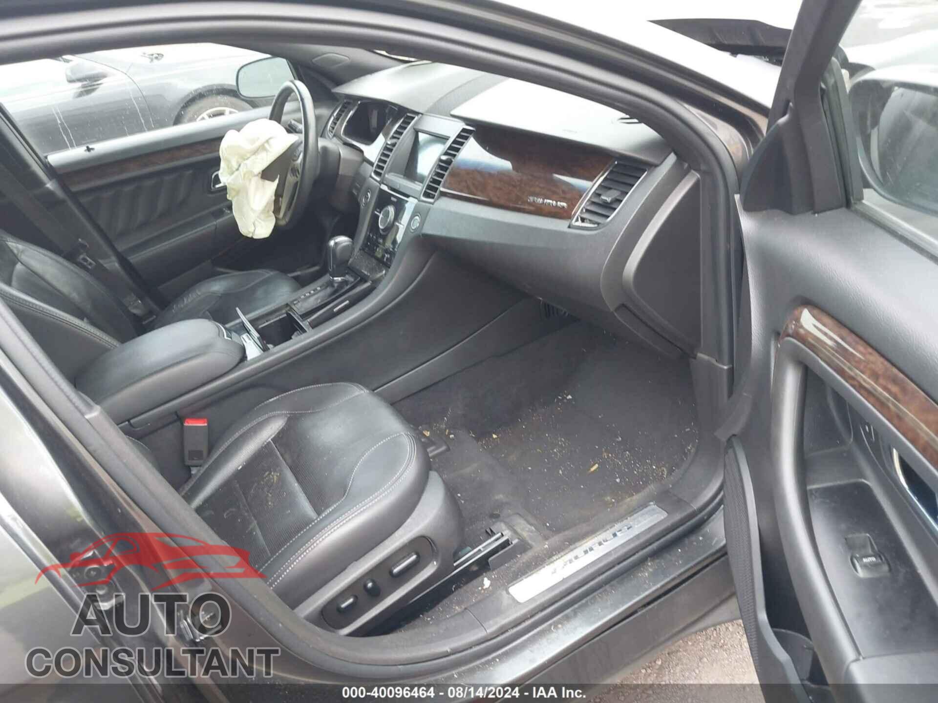FORD TAURUS 2019 - 1FAHP2F83KG111536