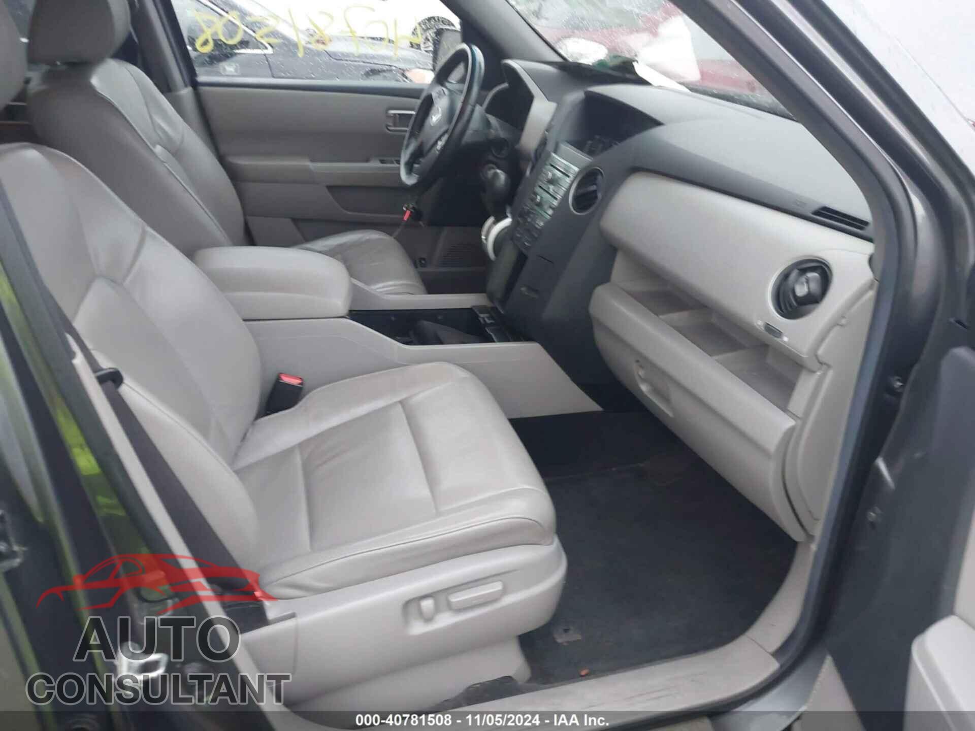 HONDA PILOT 2011 - 5FNYF4H68BB090438