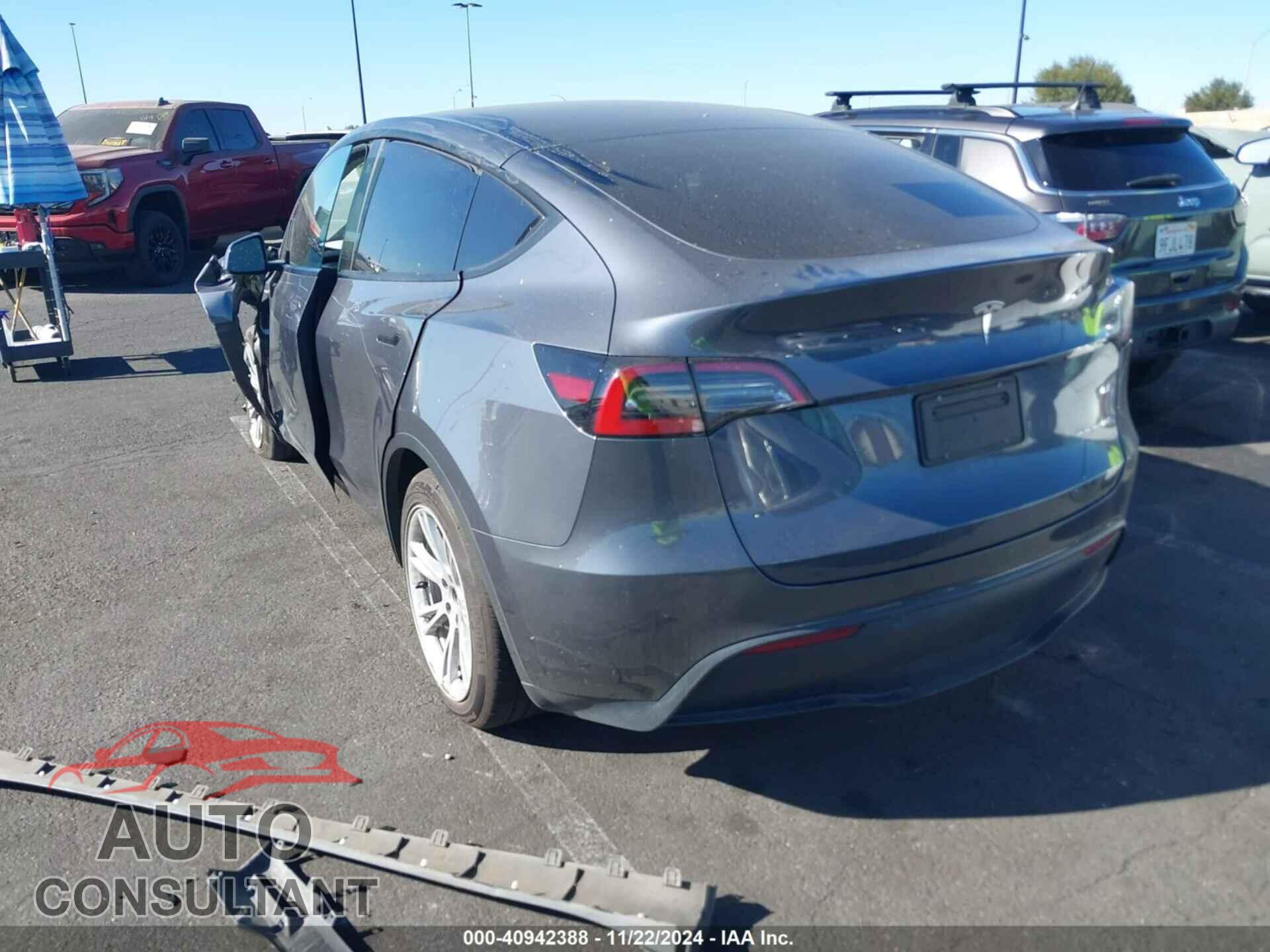 TESLA MODEL Y 2023 - 7SAYGAEE3PF605749