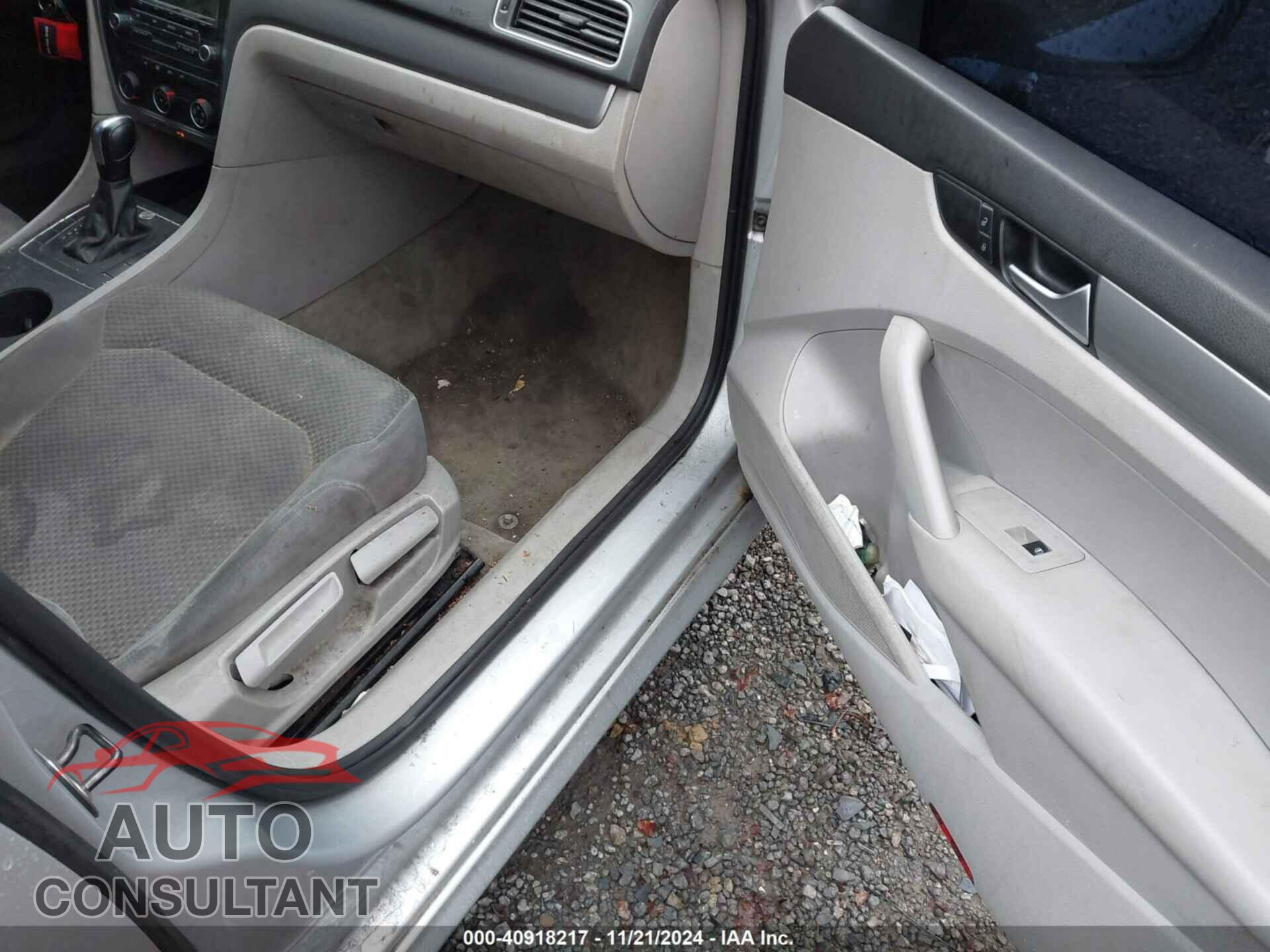 VOLKSWAGEN PASSAT 2015 - 1VWAT7A34FC005235