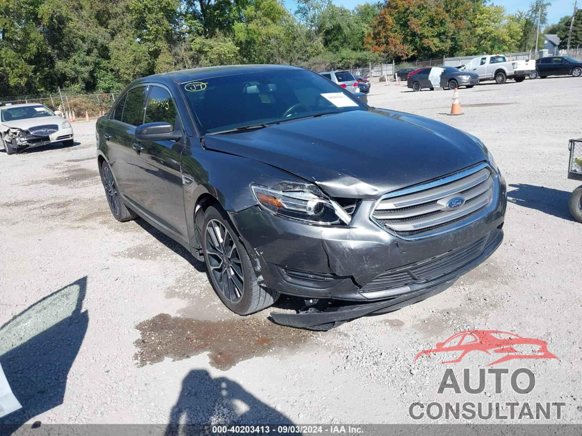 FORD TAURUS 2017 - 1FAHP2E84HG137332