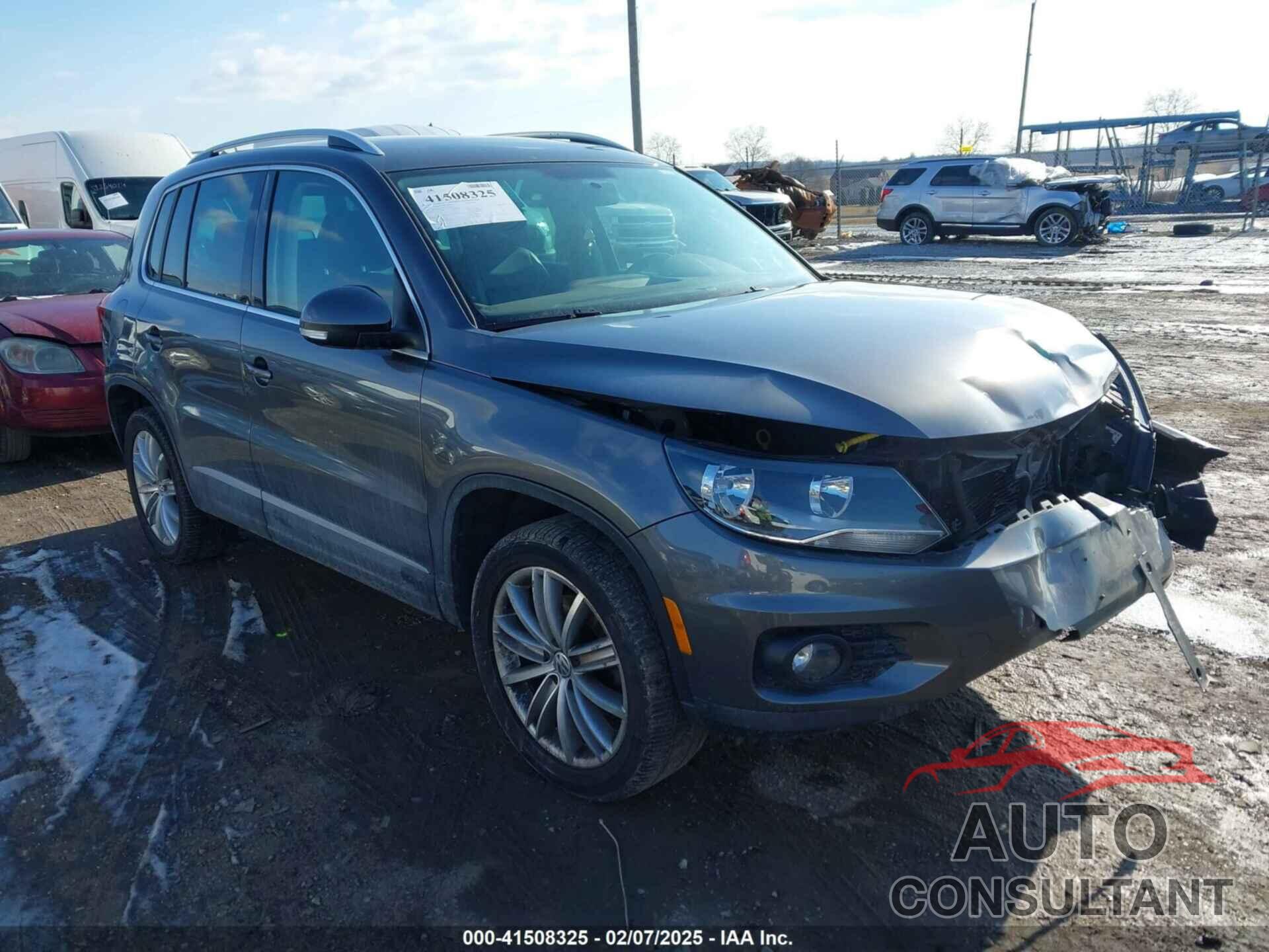 VOLKSWAGEN TIGUAN 2015 - WVGBV7AXXFW597917