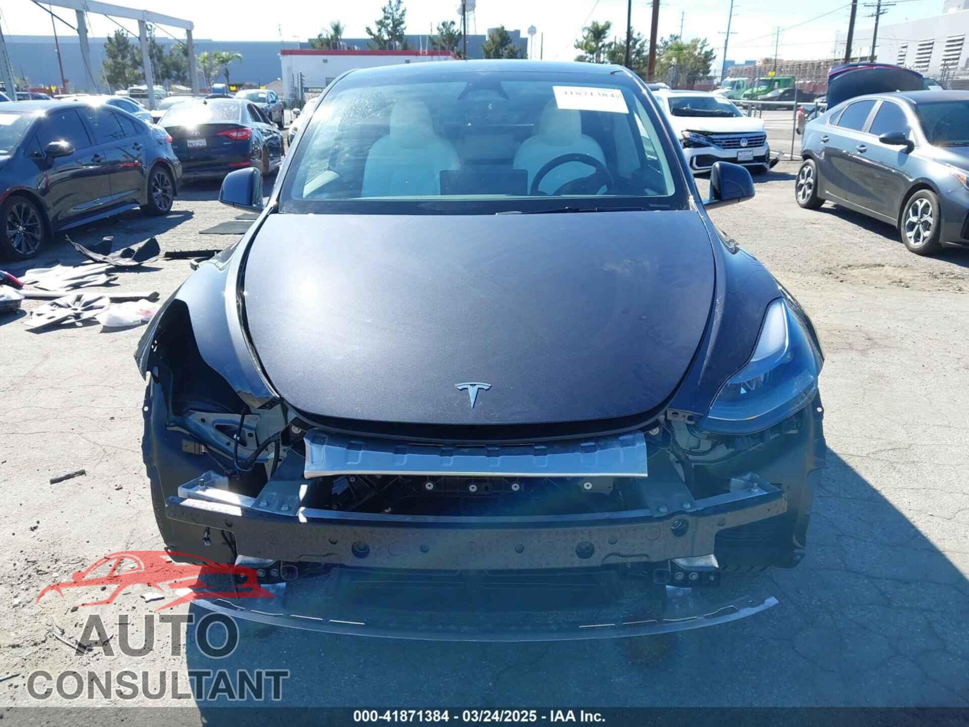TESLA MODEL Y 2025 - 7SAYGDED0SF314885
