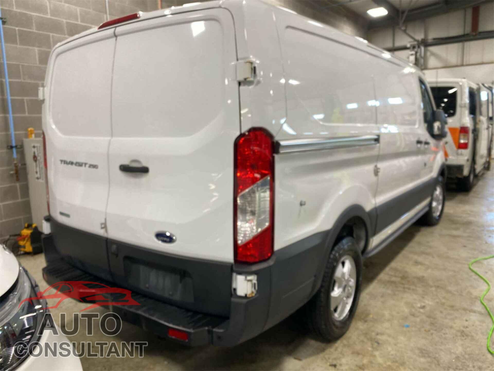 FORD TRANSIT 2019 - 1FTYR1YG2KKB48206
