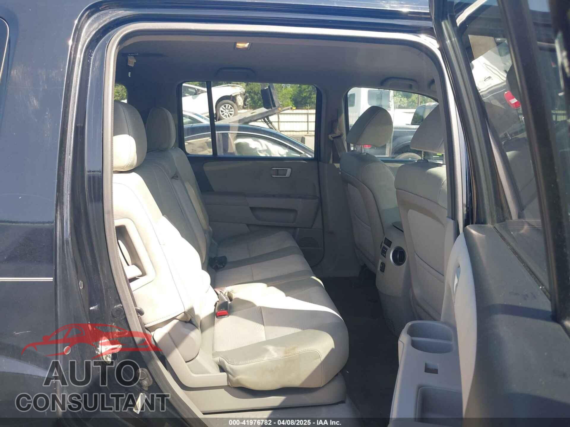 HONDA PILOT 2015 - 5FNYF3H29FB016474