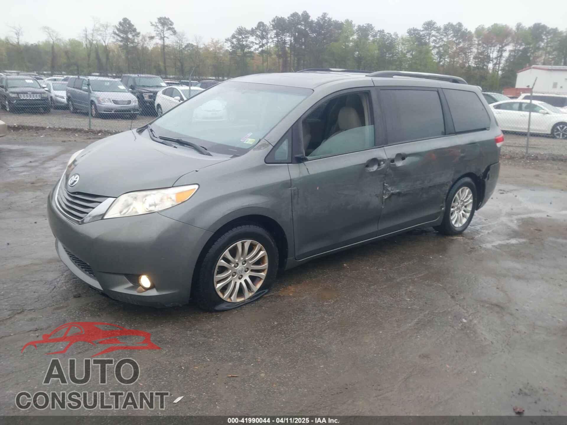 TOYOTA SIENNA 2013 - 5TDYK3DC8DS401561