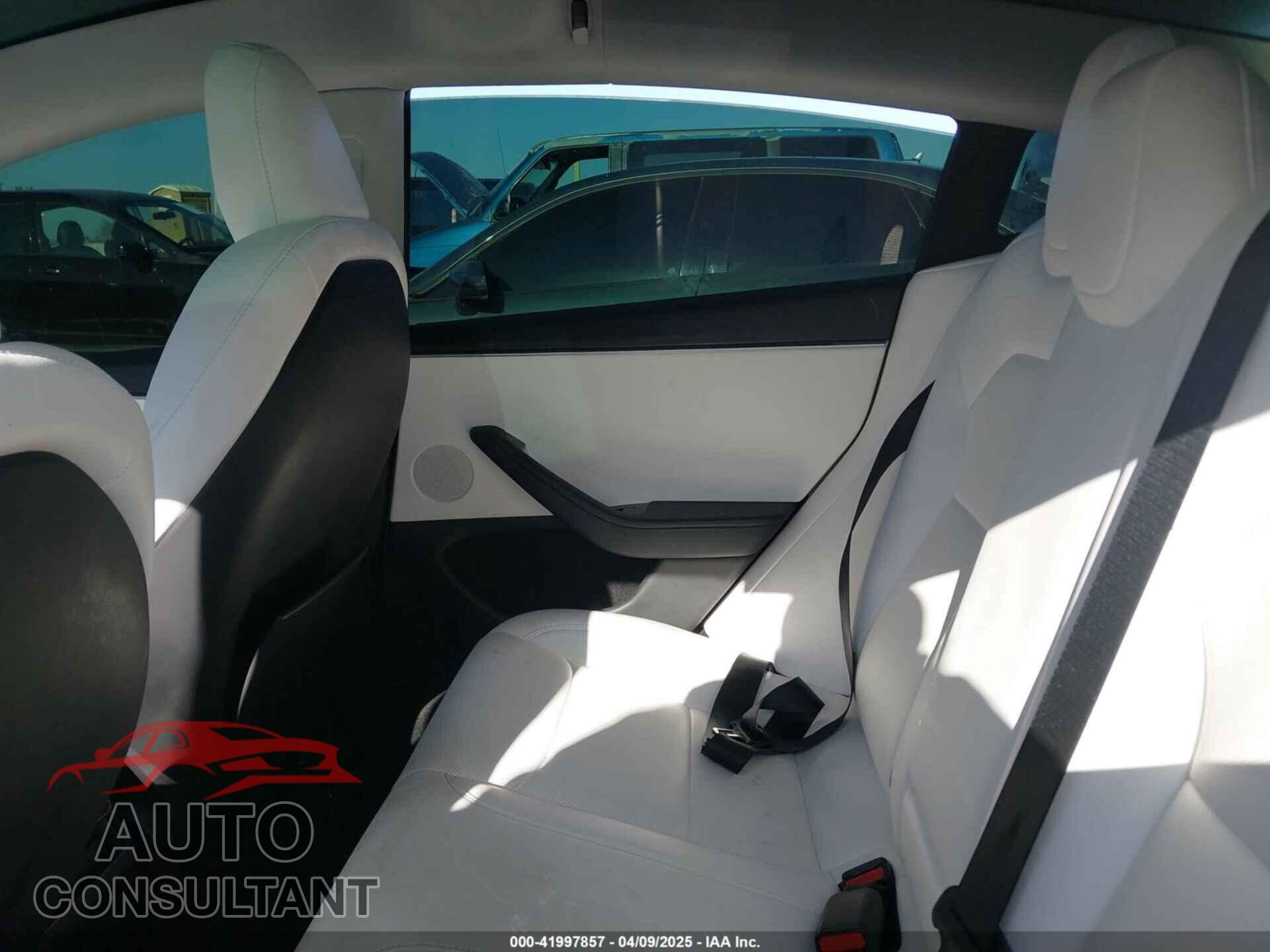 TESLA MODEL 3 2024 - 5YJ3E1EB0RF822603