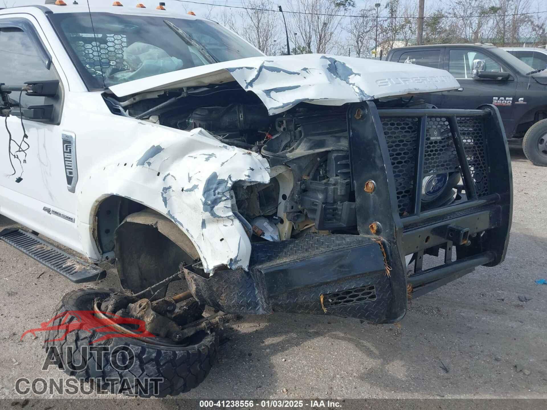 FORD F-550 CHASSIS 2017 - 1FDUF5HT7HED81237