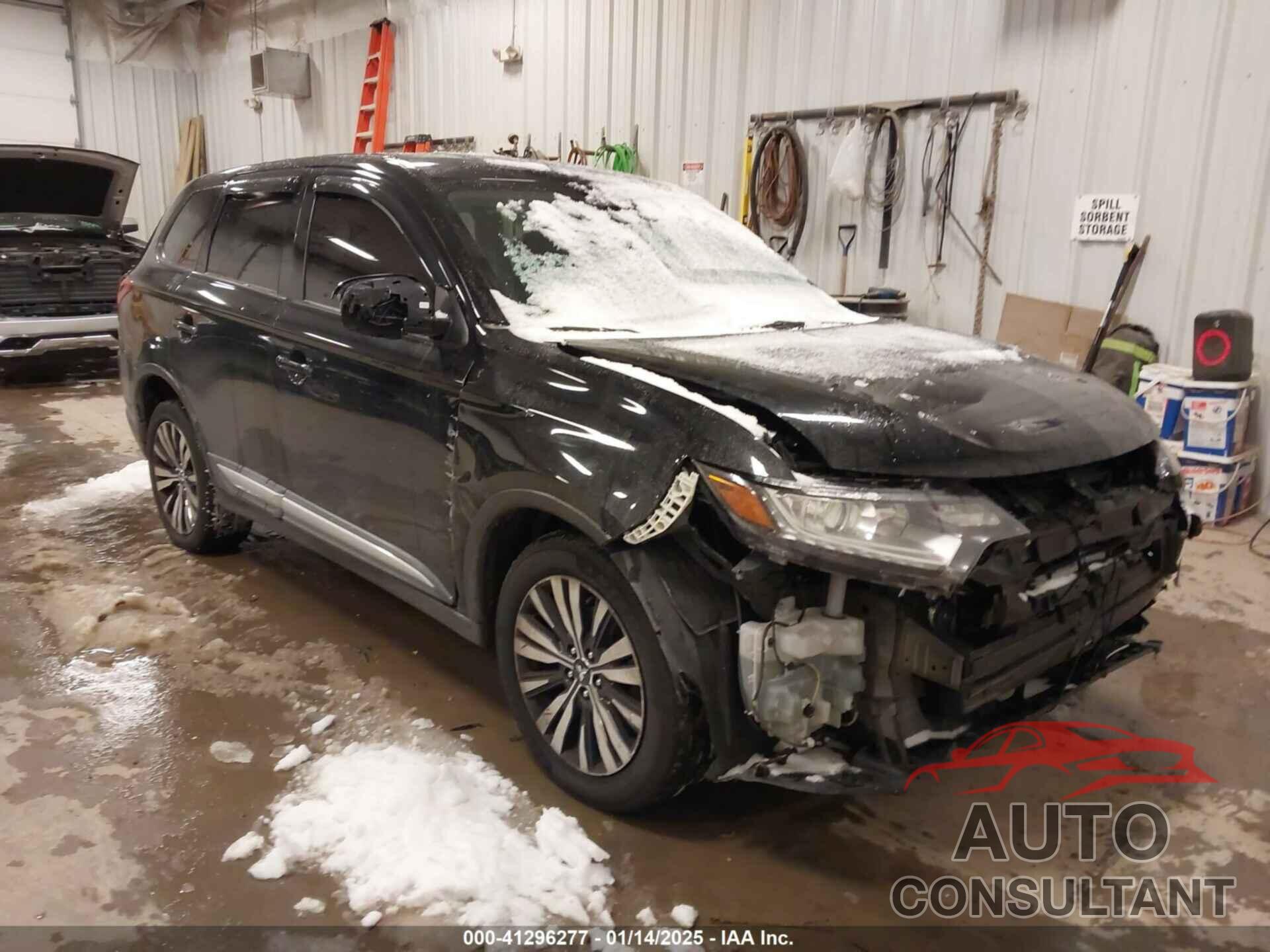 MITSUBISHI OUTLANDER 2020 - JA4AZ3A33LZ048610