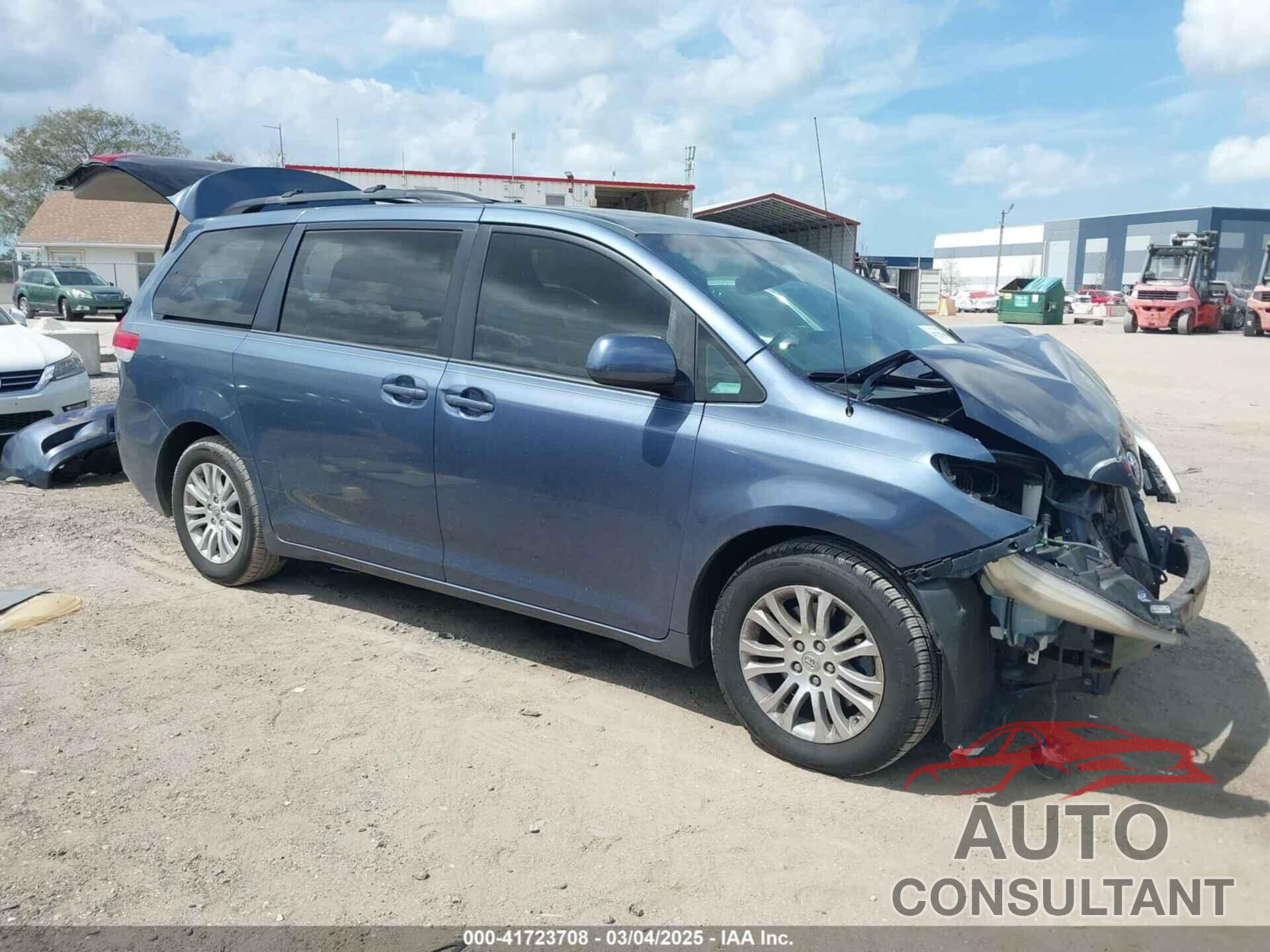 TOYOTA SIENNA 2014 - 5TDYK3DC6ES516872