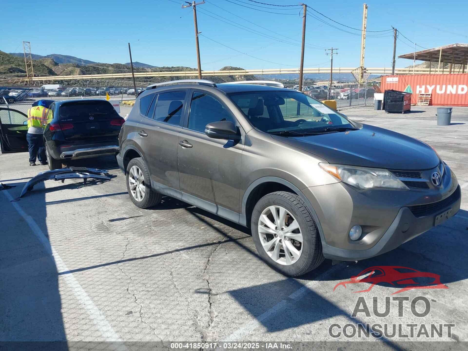 TOYOTA RAV4 2013 - JTMDFREV0DD022037