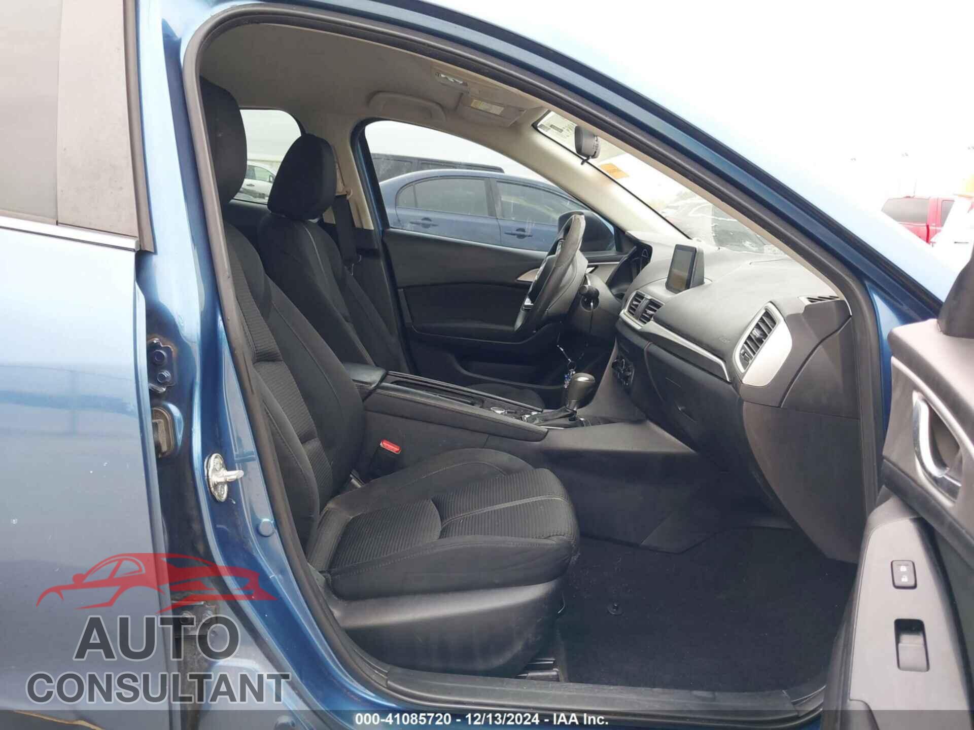 MAZDA MAZDA3 2017 - 3MZBN1U79HM124636