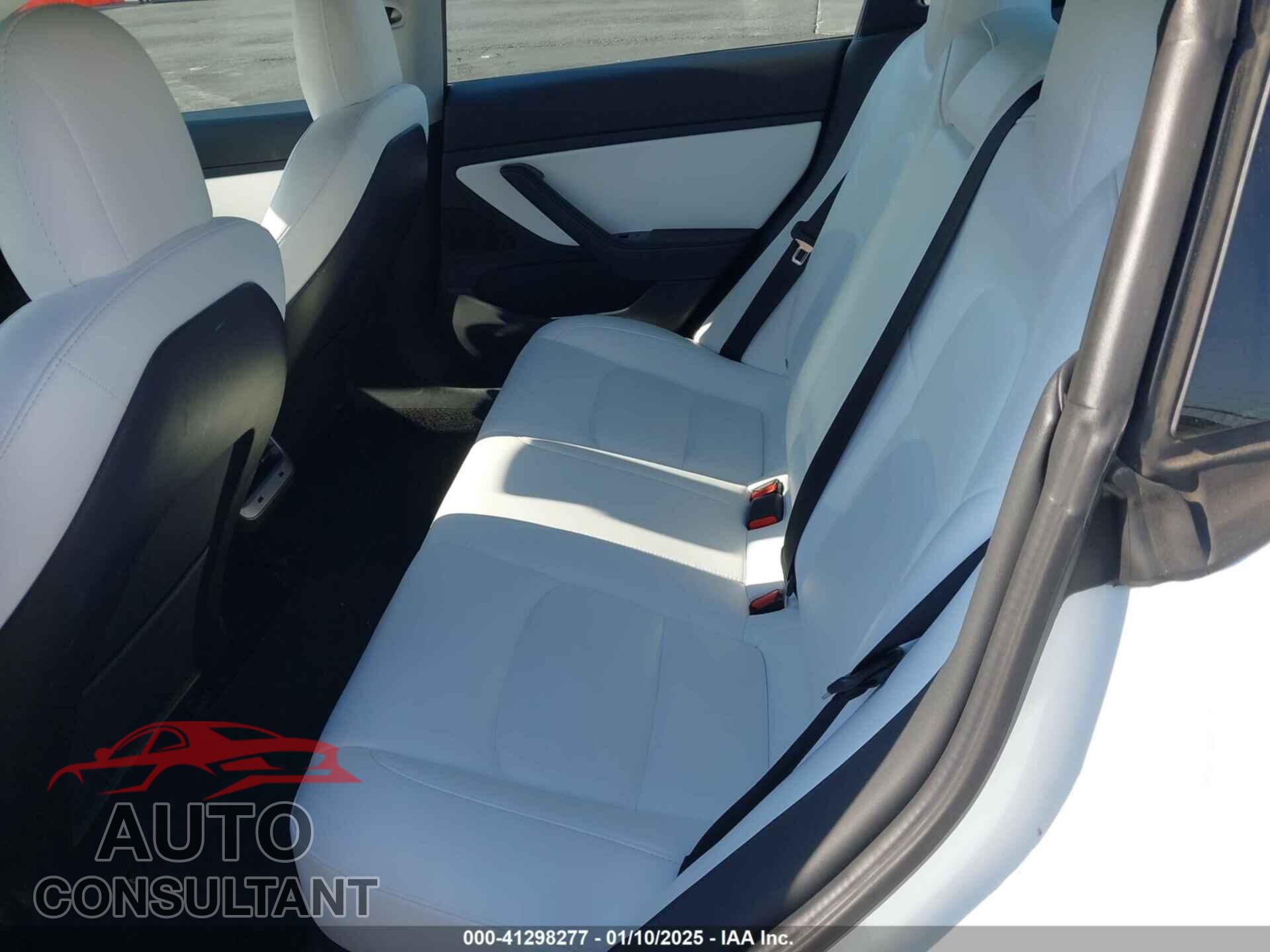TESLA MODEL 3 2019 - 5YJ3E1EB0KF494721