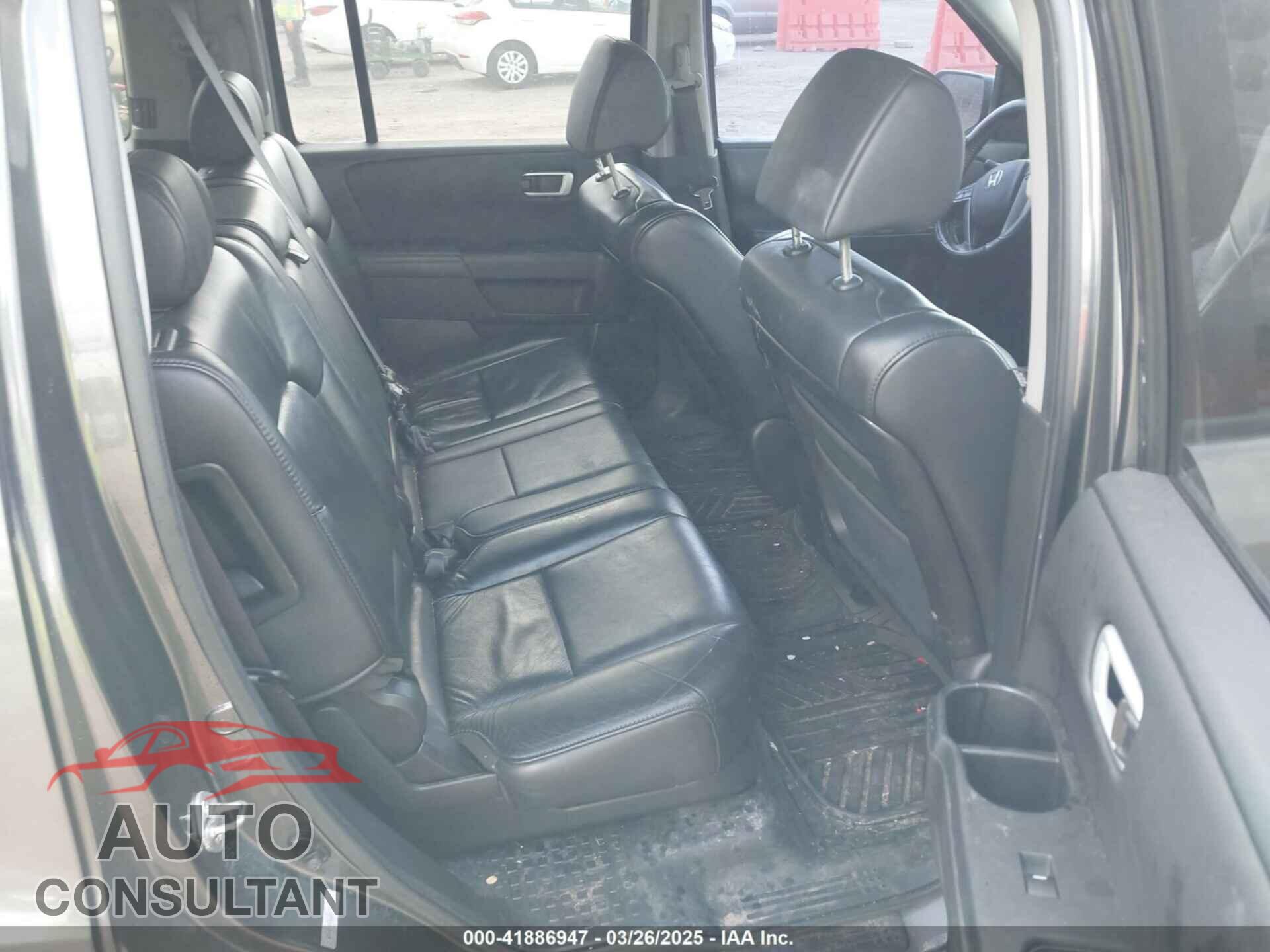 HONDA PILOT 2011 - 5FNYF4H56BB076562