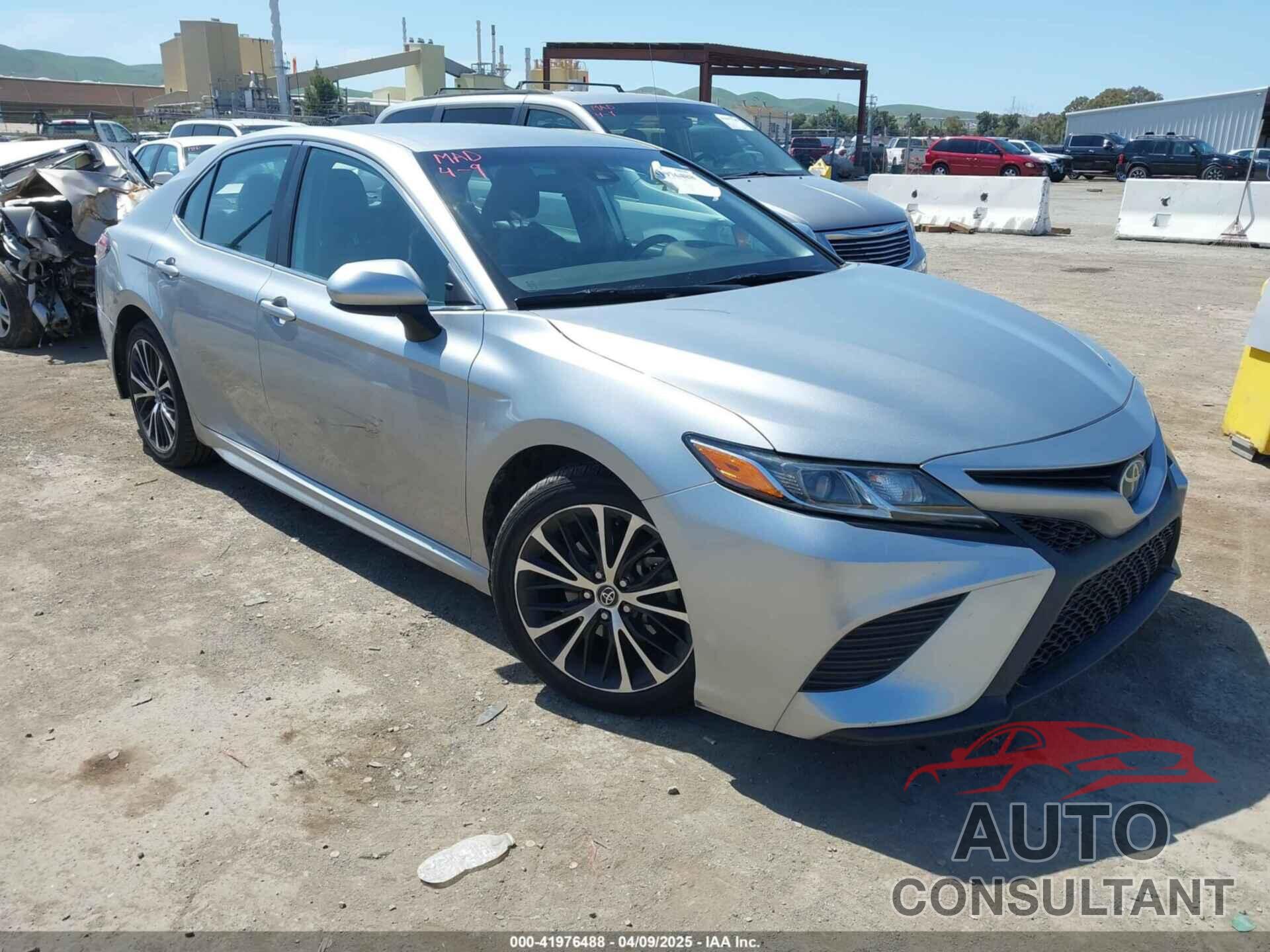 TOYOTA CAMRY 2020 - 4T1G11AK1LU944934