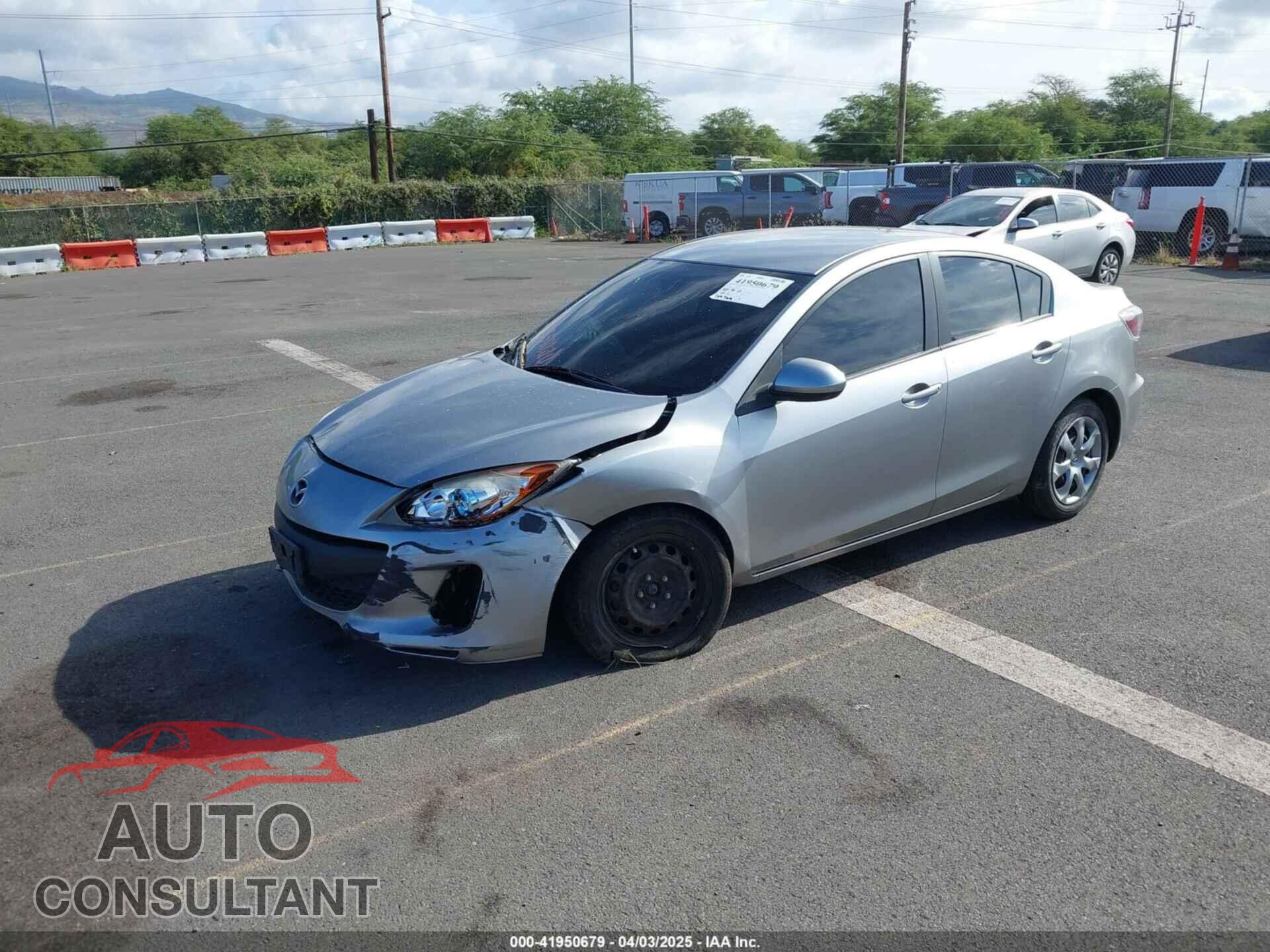 MAZDA MAZDA3 2013 - JM1BL1U71D1830239