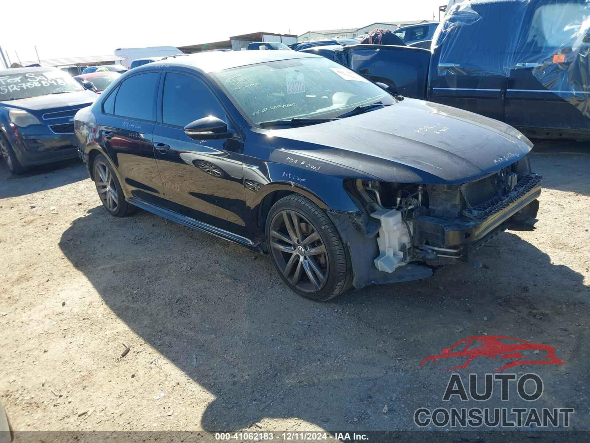 VOLKSWAGEN PASSAT 2018 - 1VWAA7A35JC033544