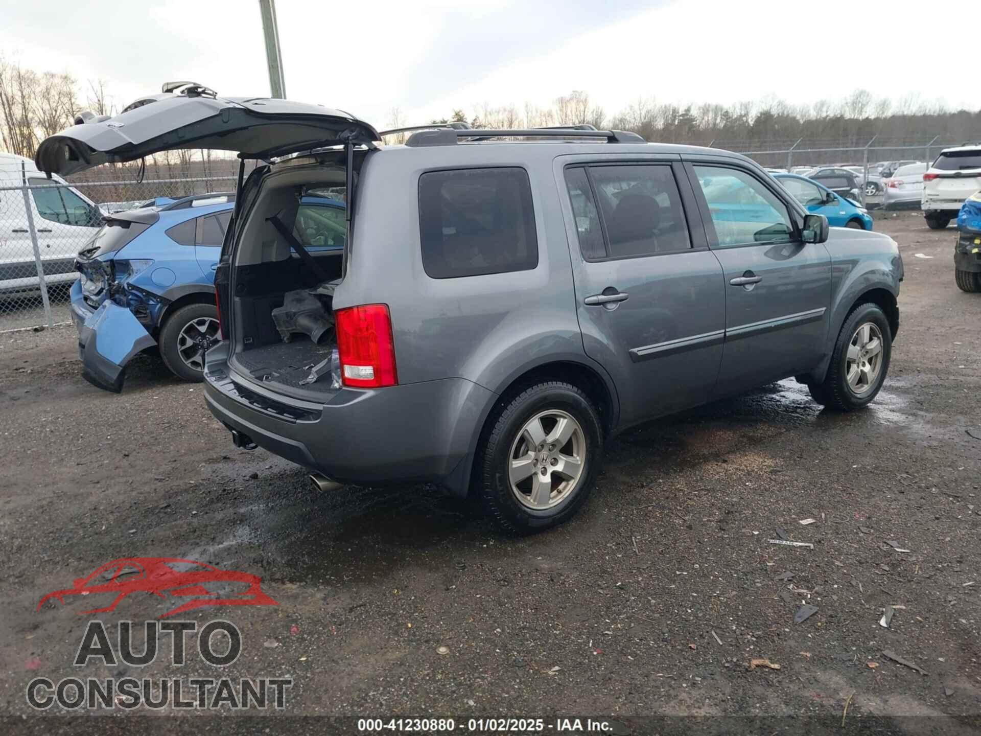 HONDA PILOT 2011 - 5FNYF4H52BB093276