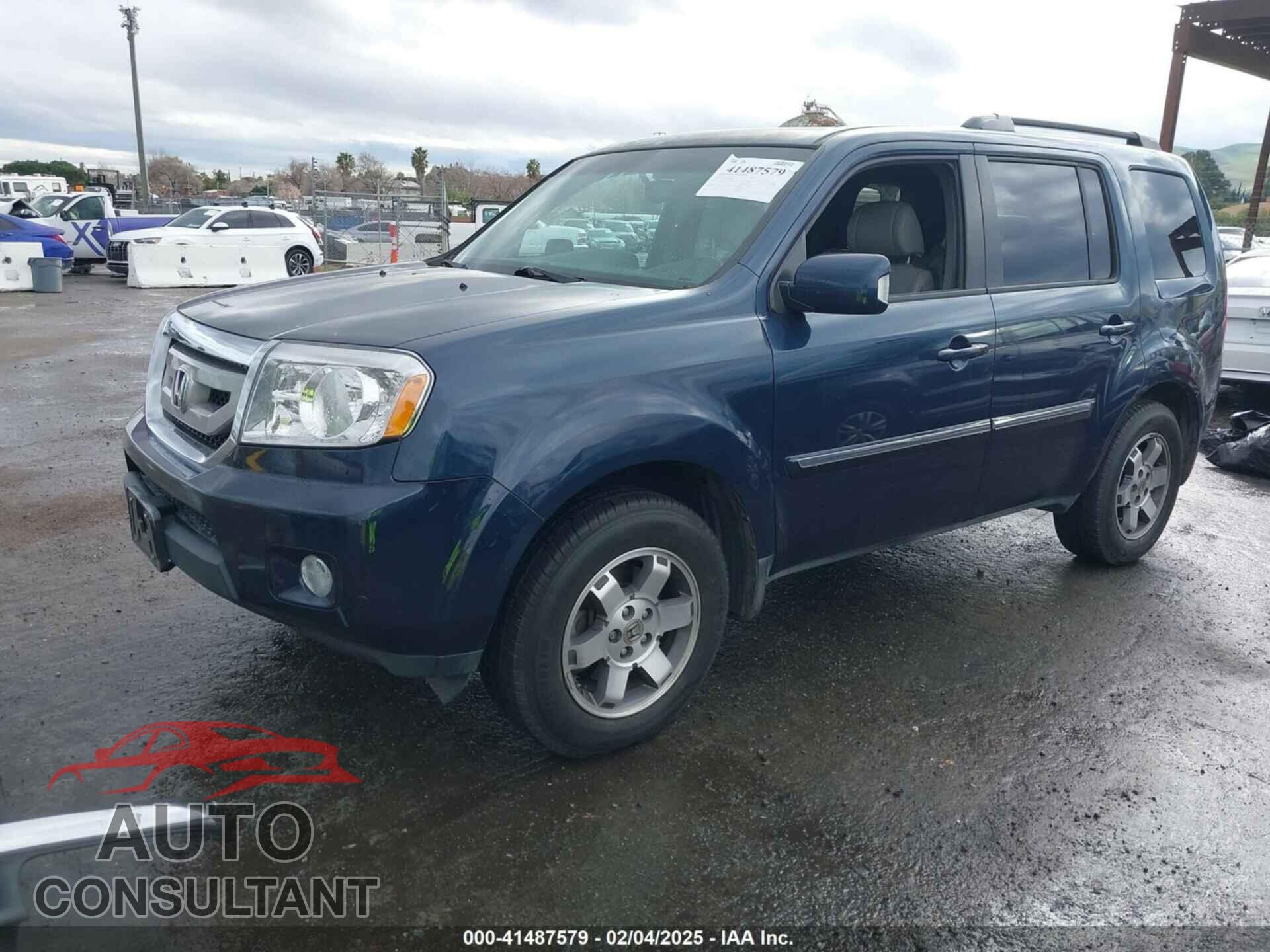 HONDA PILOT 2011 - 5FNYF4H93BB090065