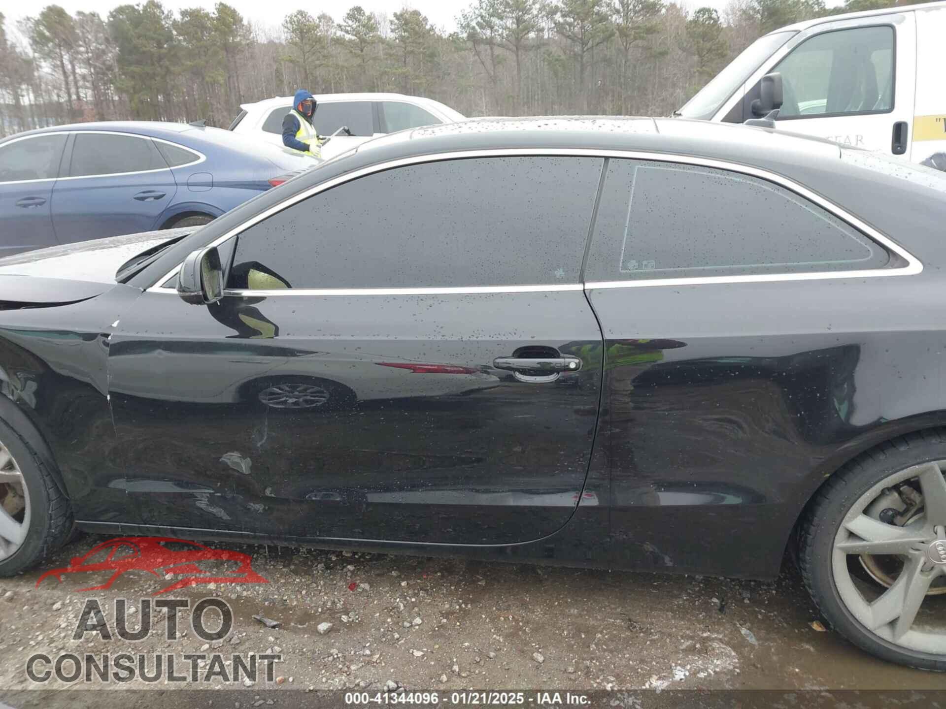 AUDI A5 2012 - WAULFAFR8CA044928