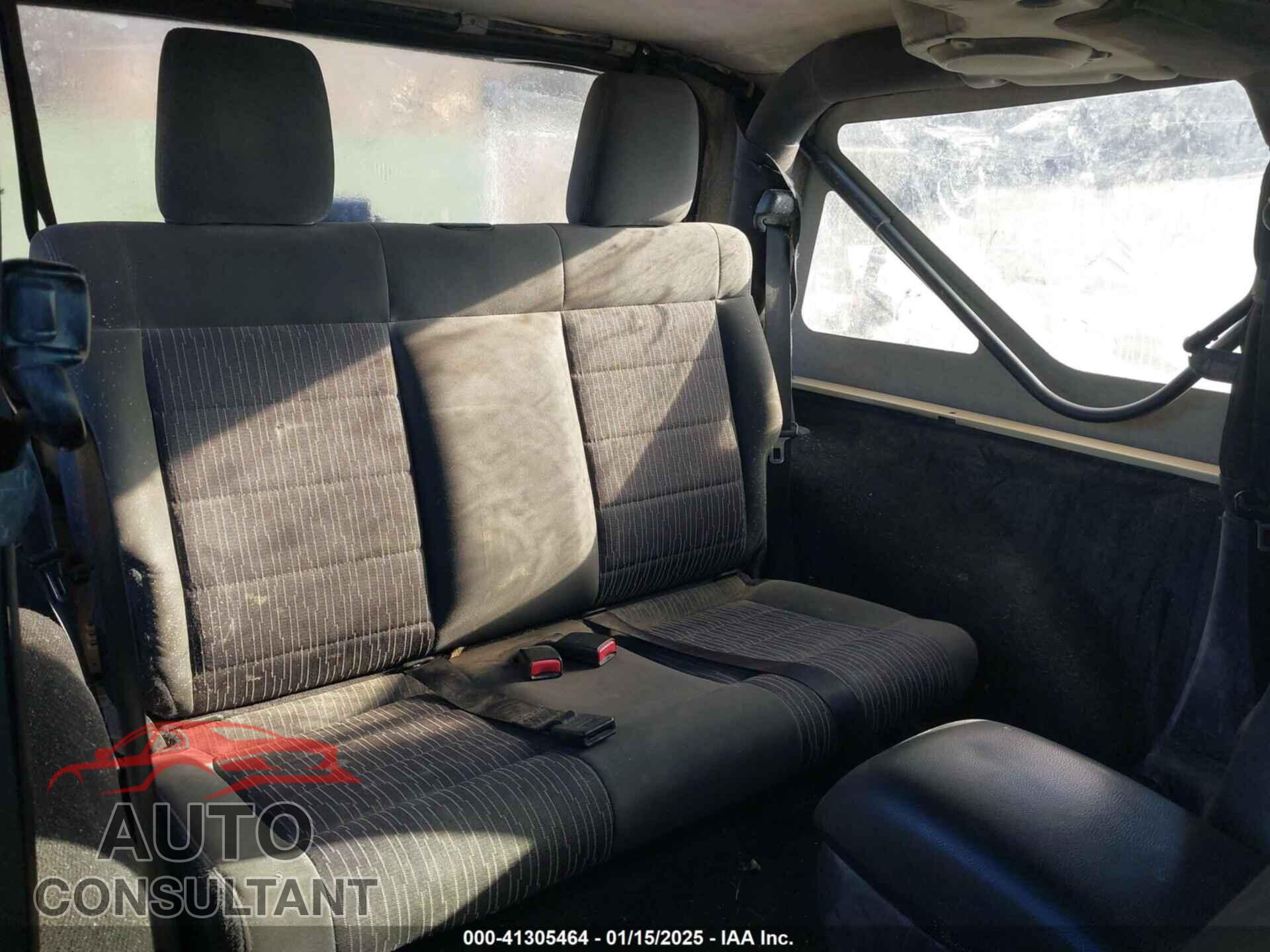 JEEP WRANGLER 2011 - 1J4AA2D14BL556162