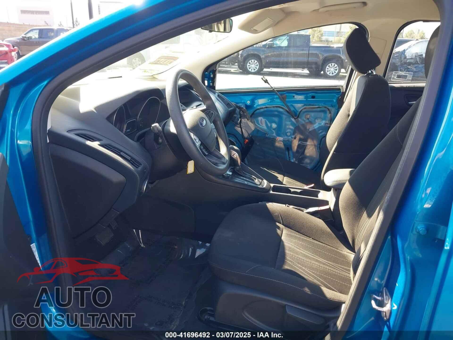 FORD FOCUS 2017 - 1FADP3F21HL246837