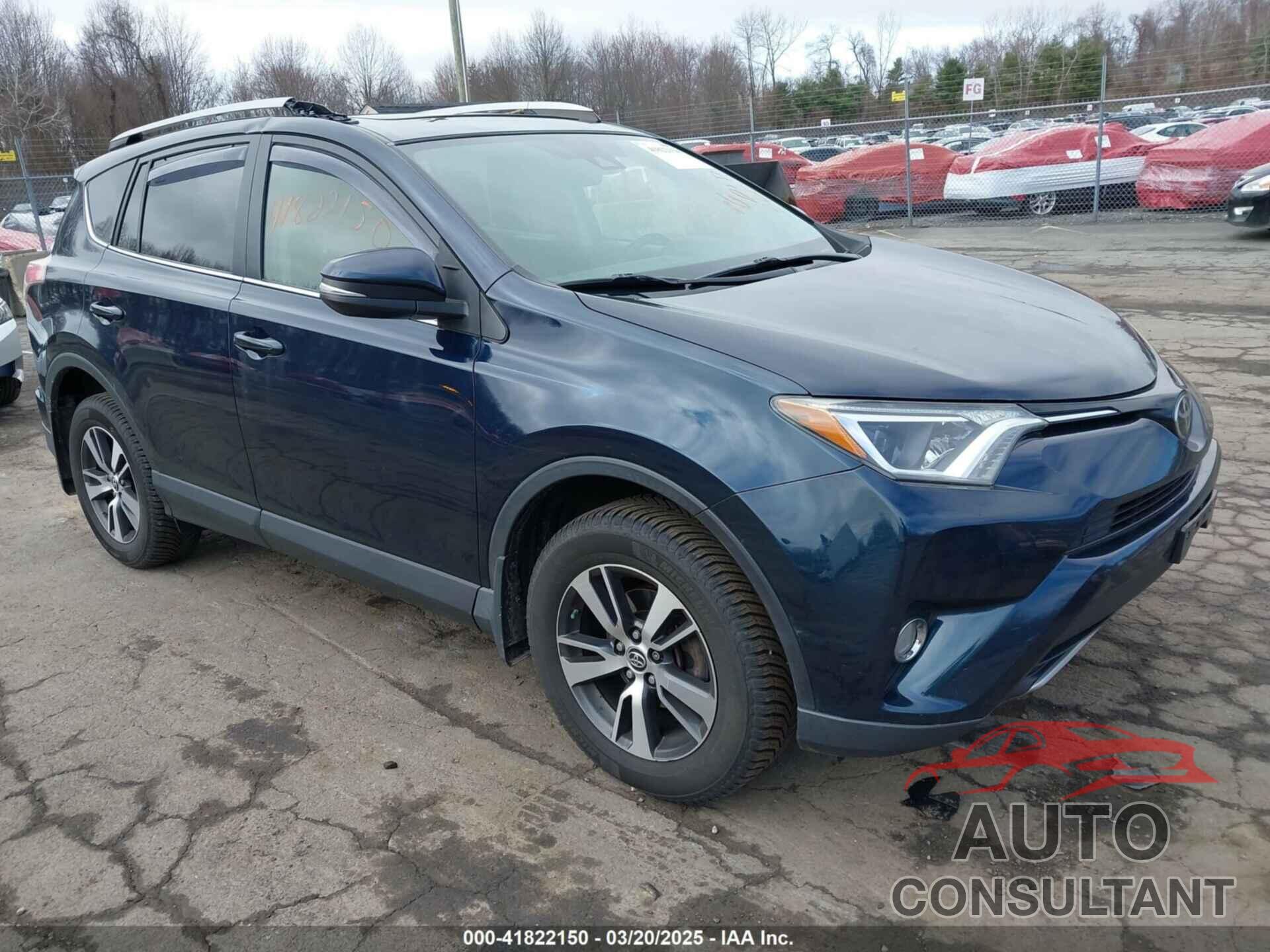 TOYOTA RAV4 2017 - JTMRFREV9HD210826