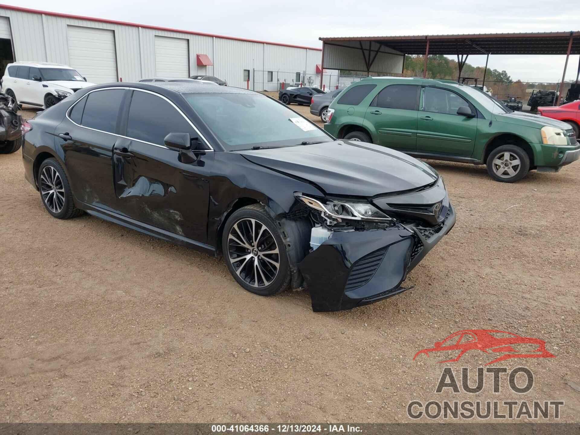 TOYOTA CAMRY 2018 - 4T1B11HK8JU157153