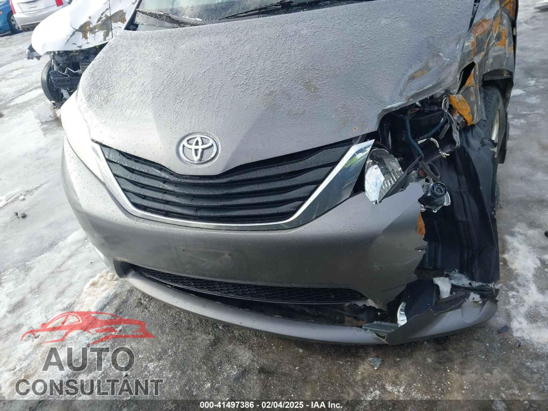 TOYOTA SIENNA 2011 - 5TDKK3DC8BS173595