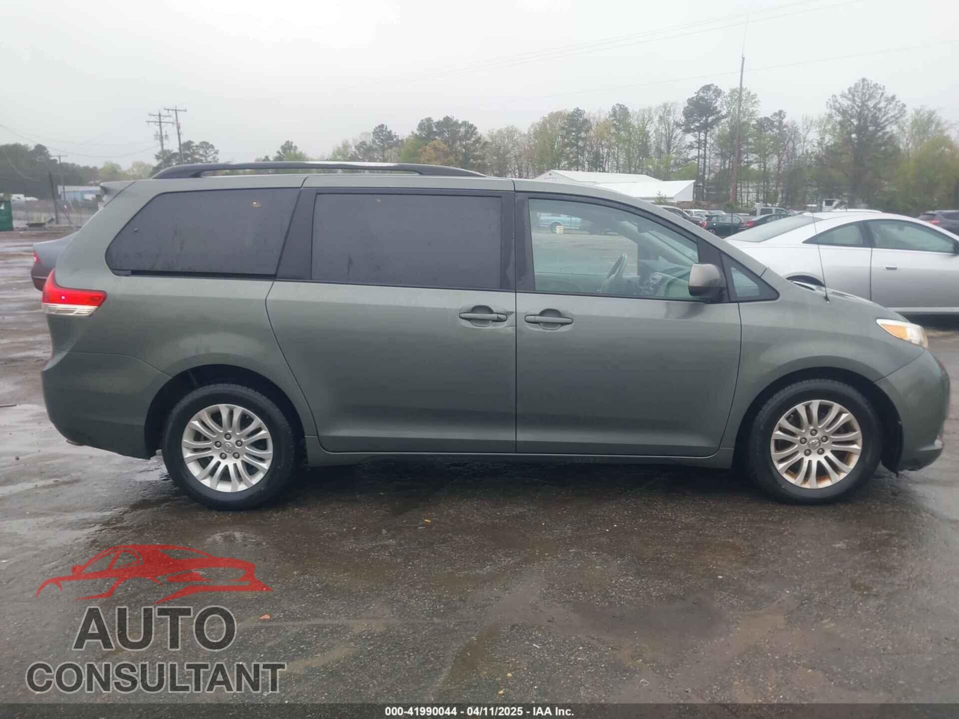 TOYOTA SIENNA 2013 - 5TDYK3DC8DS401561