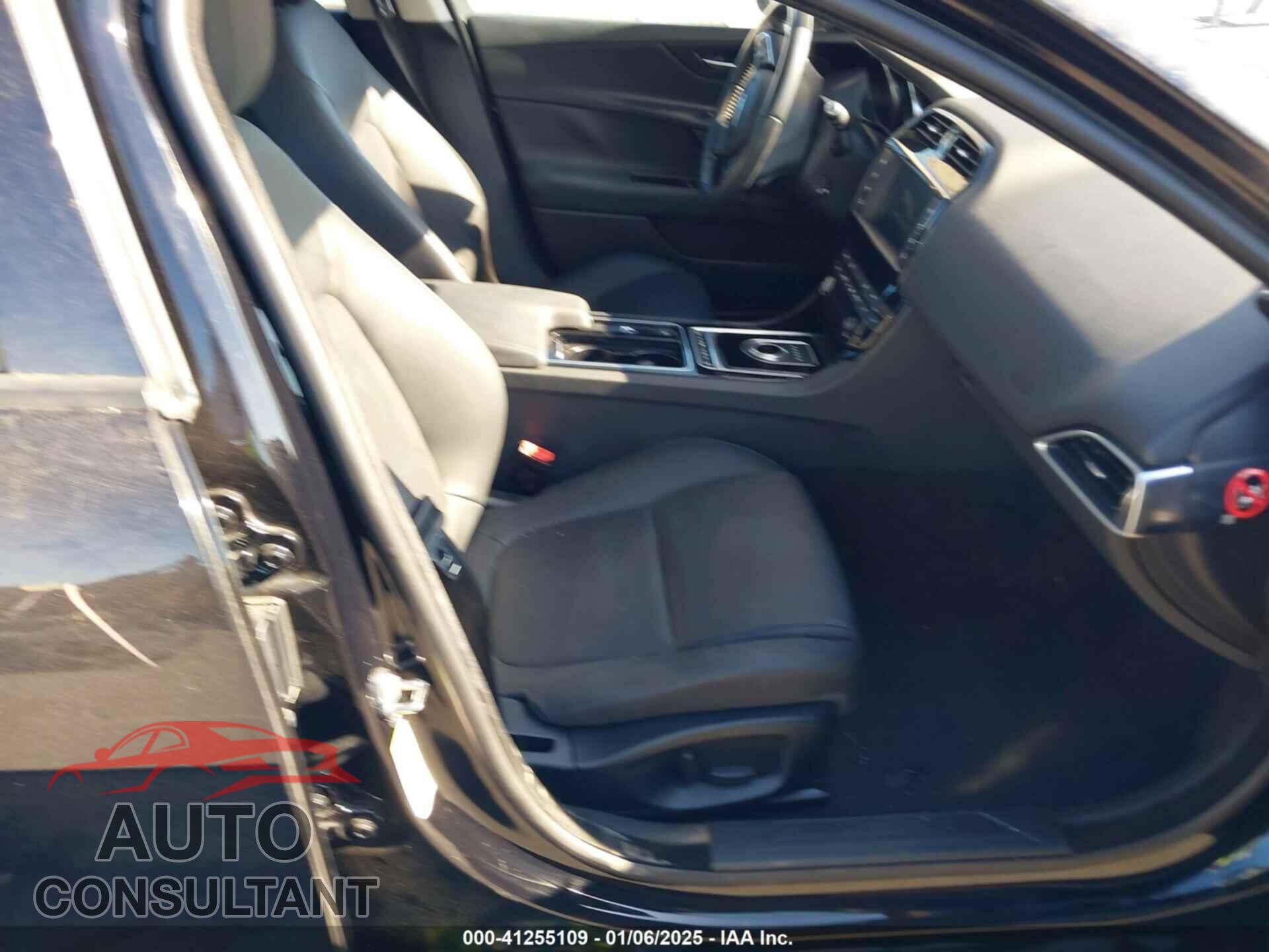JAGUAR XE 2018 - SAJAD4FX9JCP29457