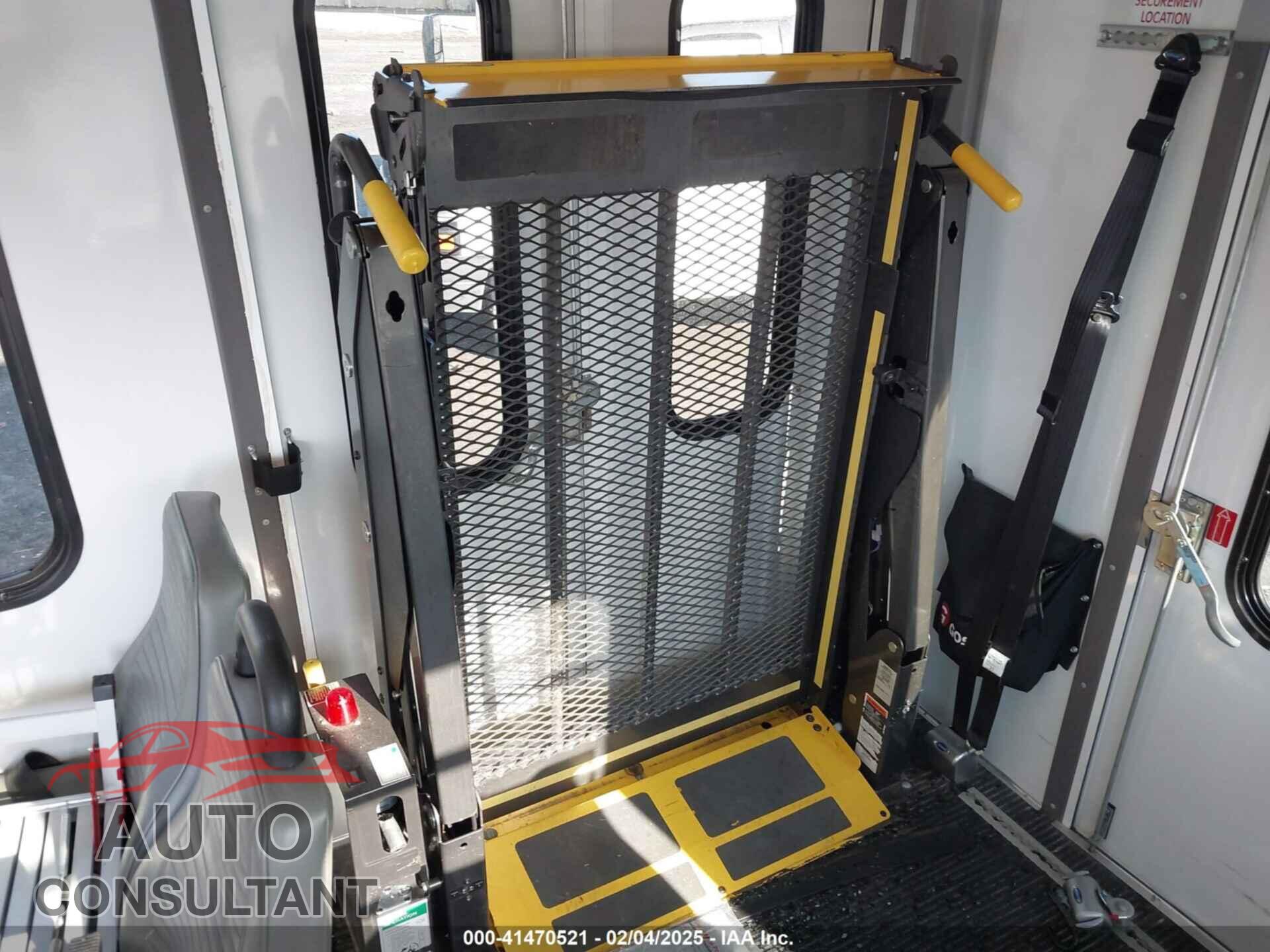 FORD E-450 CUTAWAY 2016 - 1FDFE4FS0GDC56892