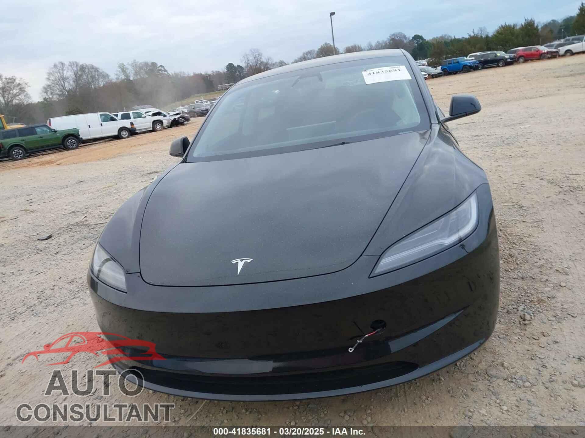 TESLA MODEL 3 2024 - 5YJ3E1EB3RF807688