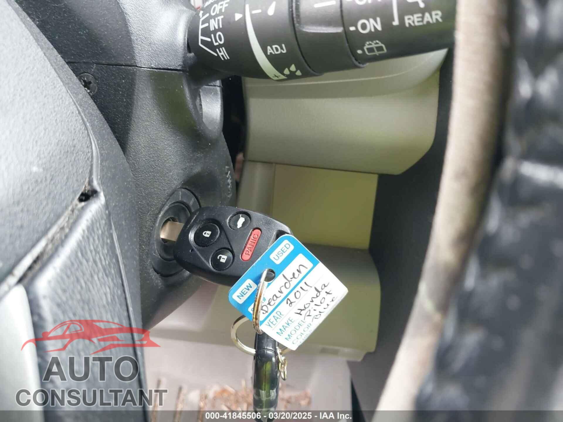 HONDA PILOT 2011 - 5FNYF3H64BB005752