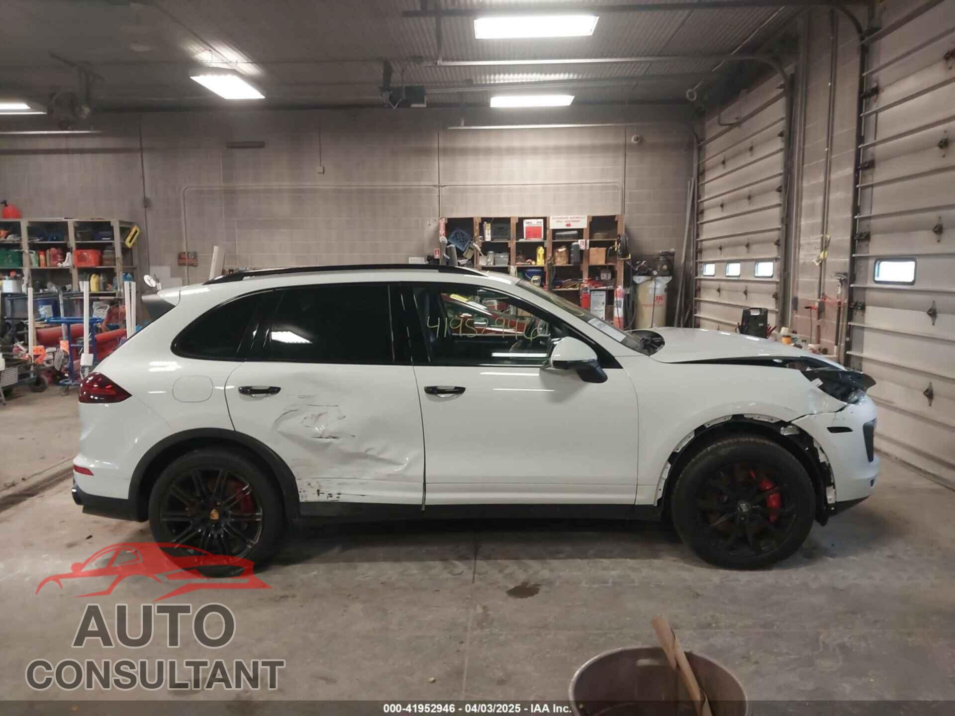 PORSCHE CAYENNE 2017 - WP1AC2A25HLA92500