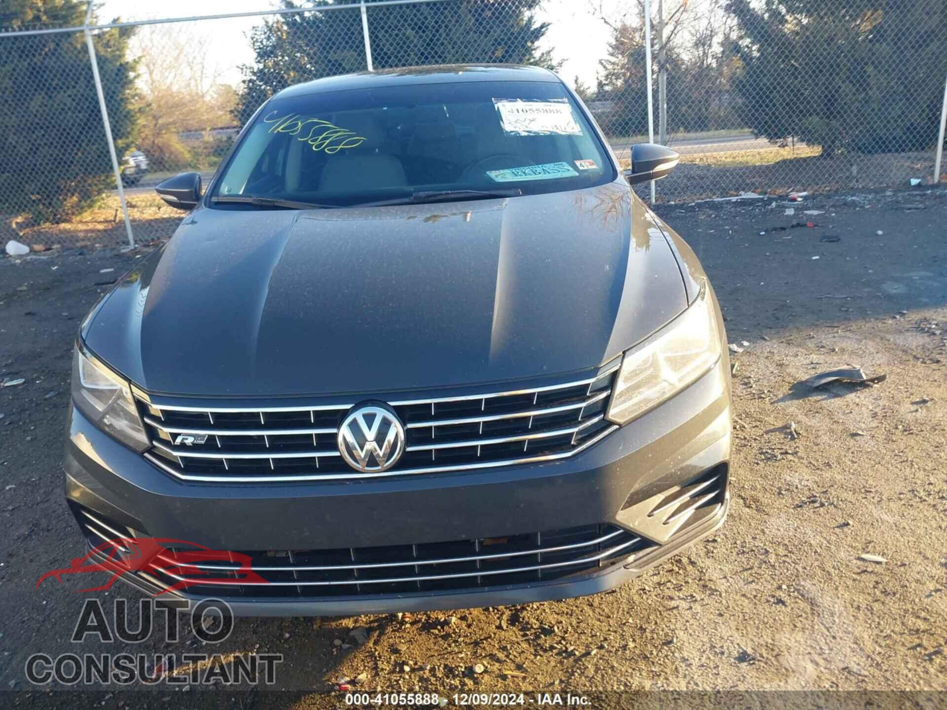 VOLKSWAGEN PASSAT 2016 - 1VWAT7A30GC059052