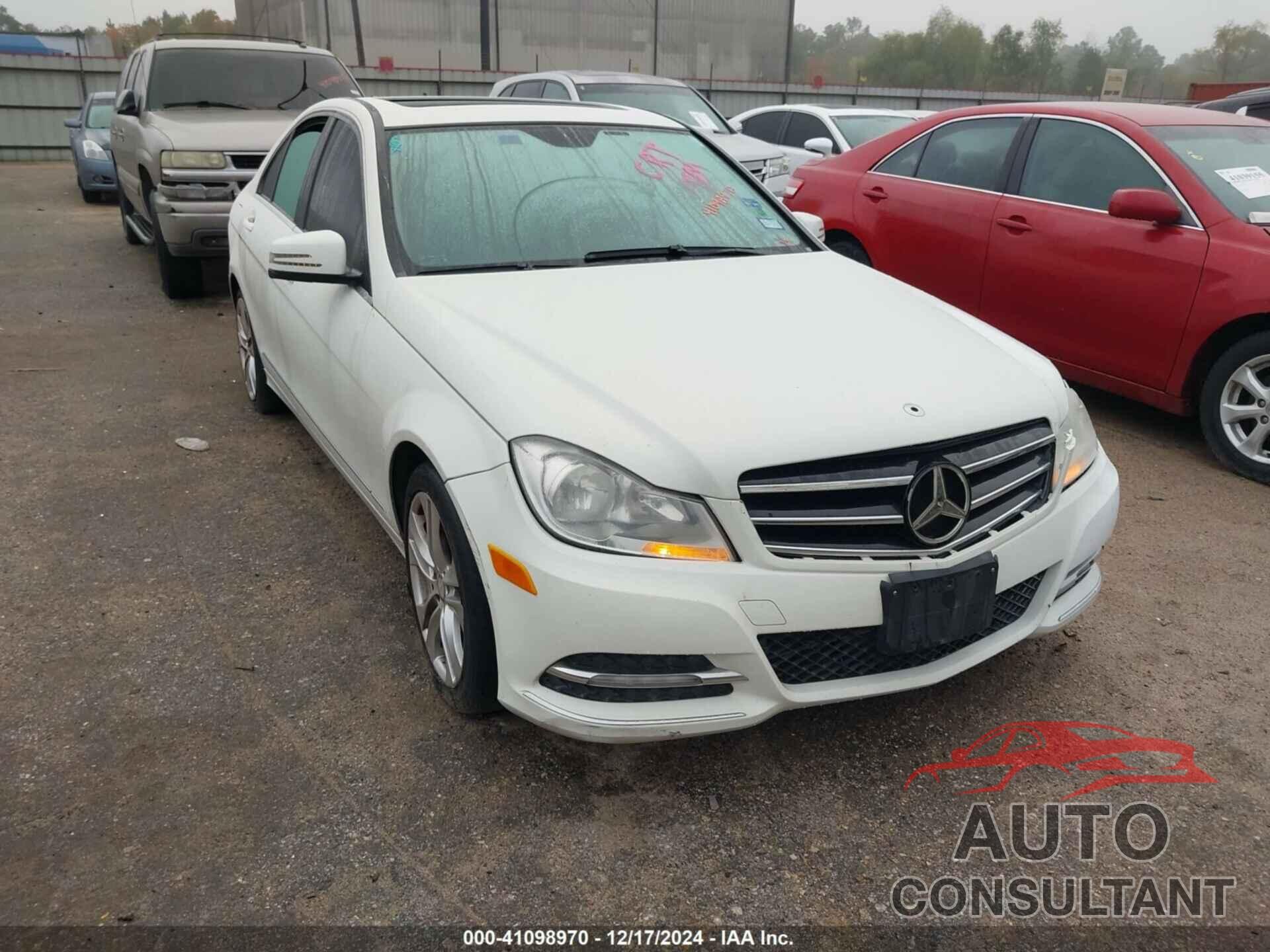 MERCEDES-BENZ C 300 2012 - WDDGF8BB2CA611971