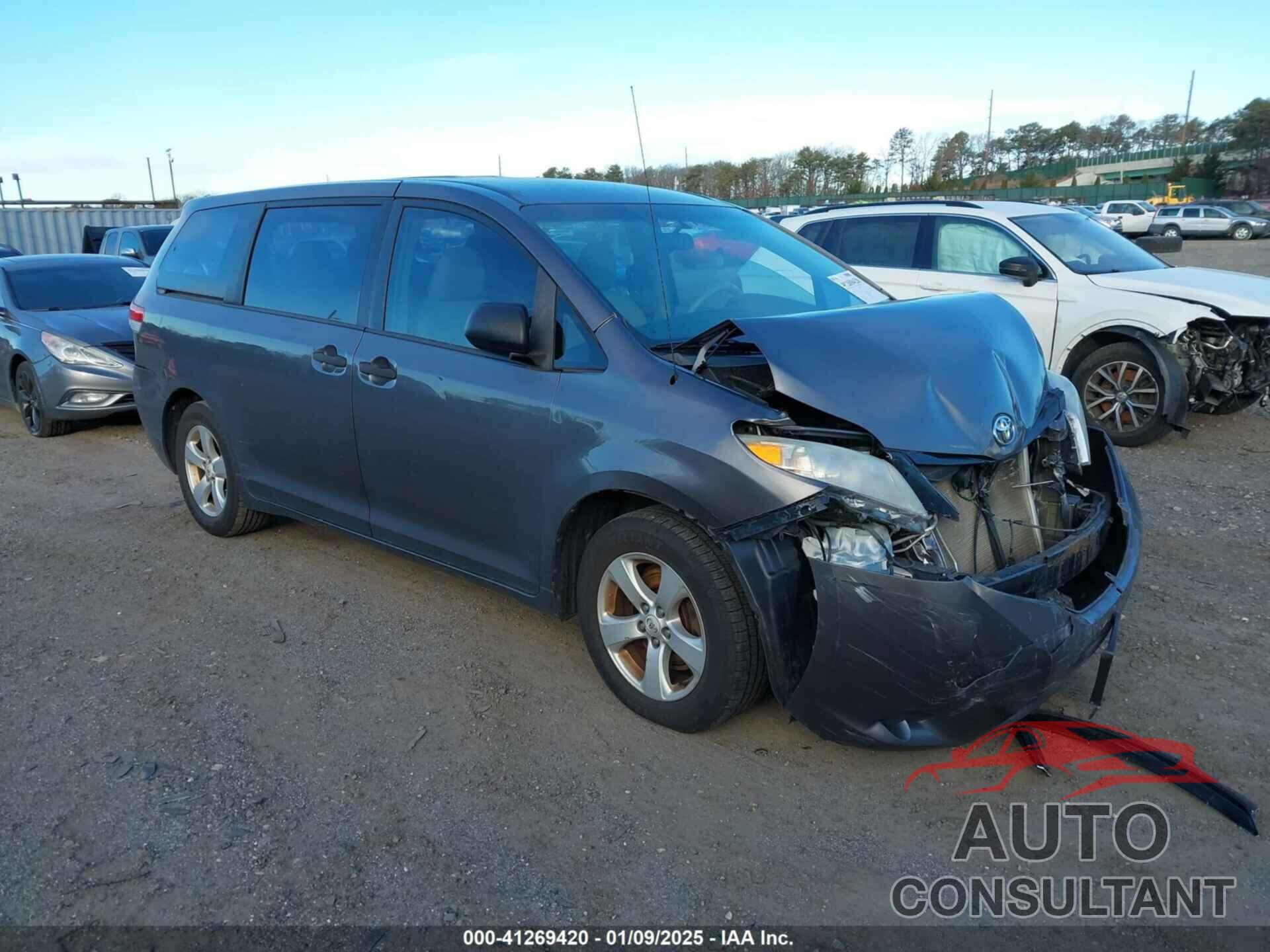 TOYOTA SIENNA 2011 - 5TDZK3DC1BS140095