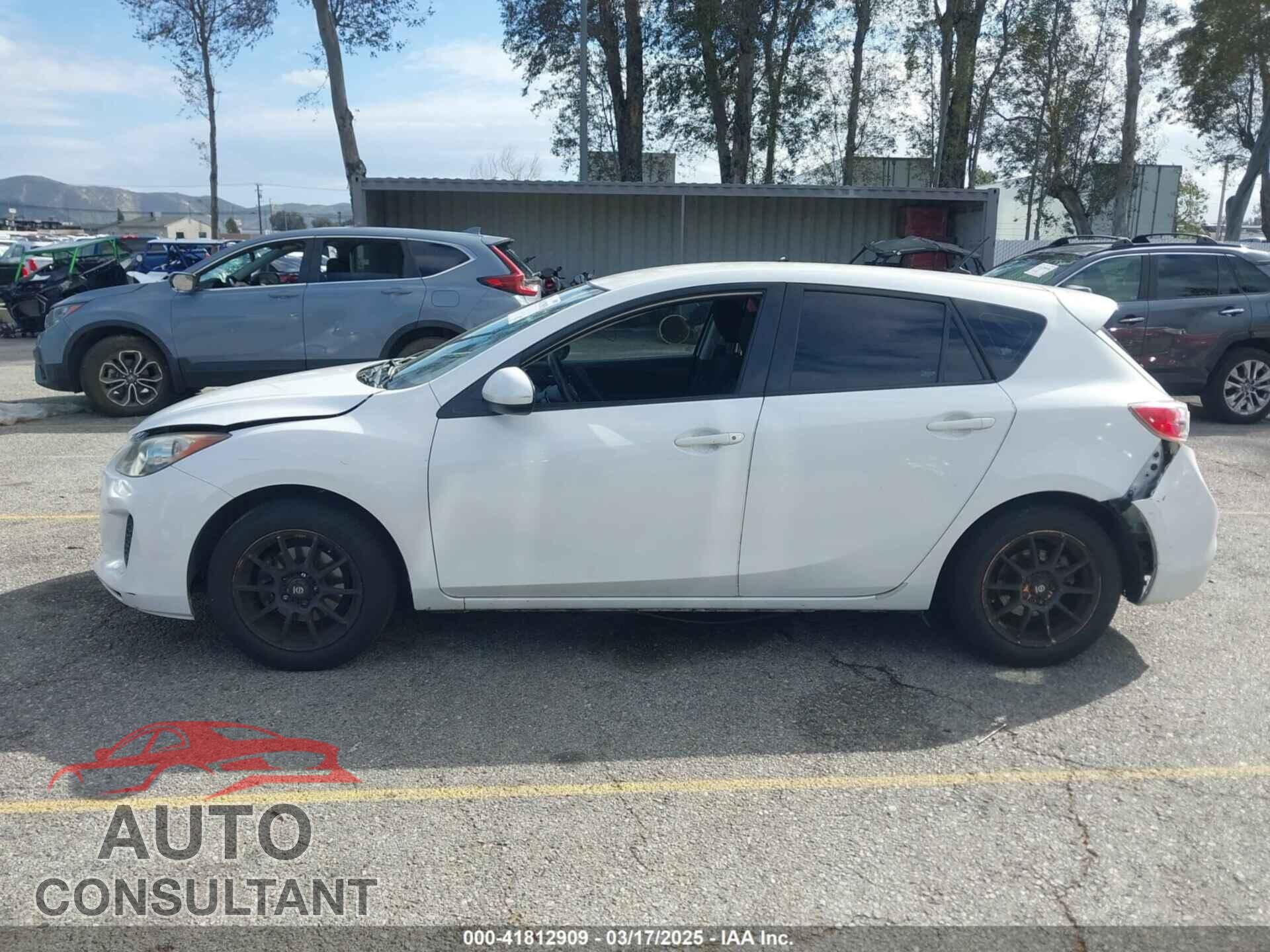 MAZDA MAZDA3 2012 - JM1BL1L82C1695636