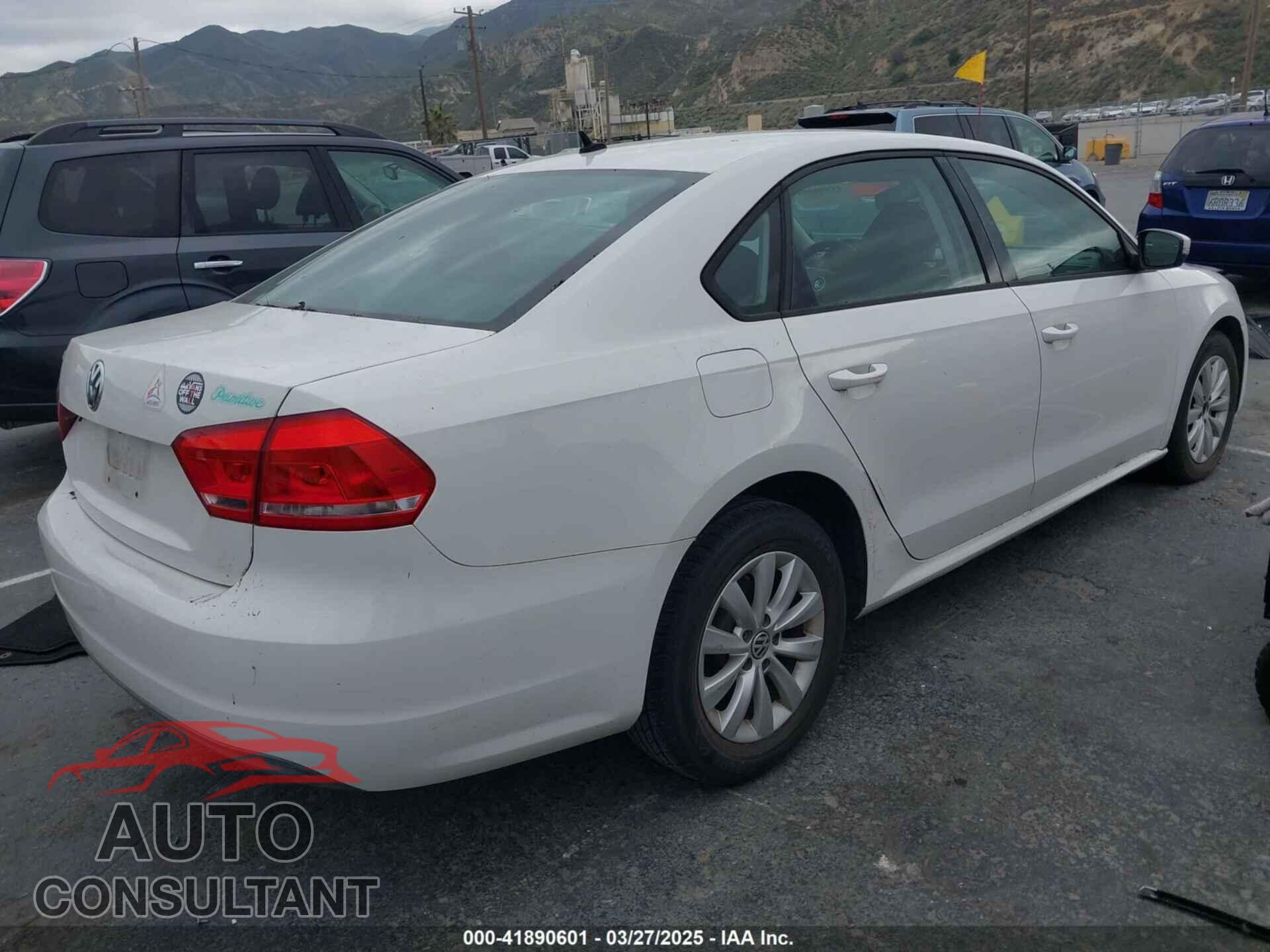 VOLKSWAGEN PASSAT 2013 - 1VWAP7A33DC033352