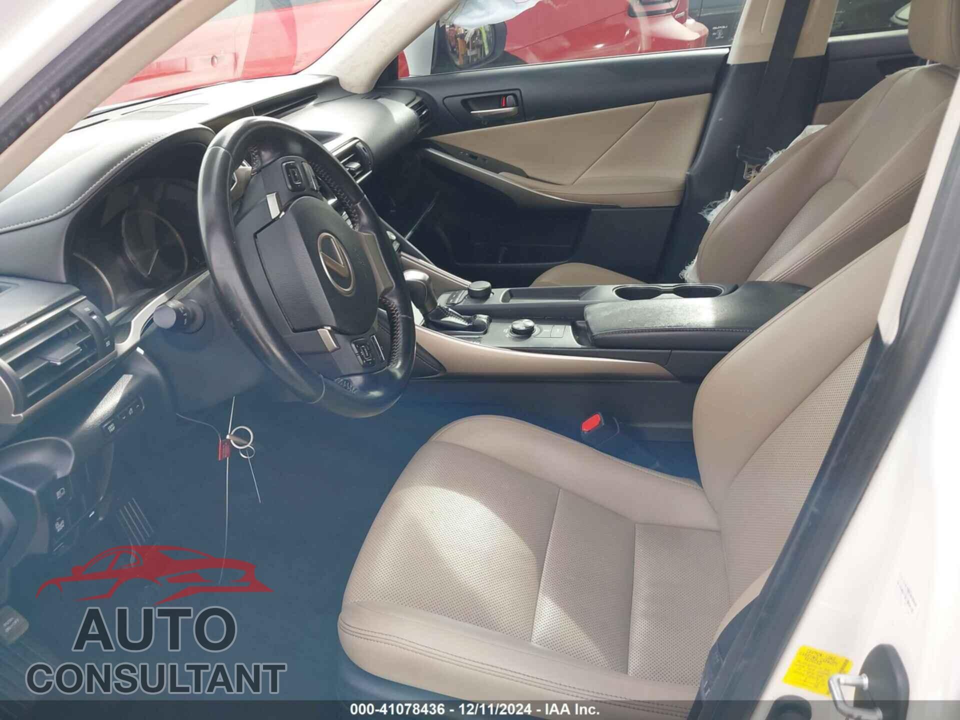LEXUS IS 300 2018 - JTHBA1D21J5081987
