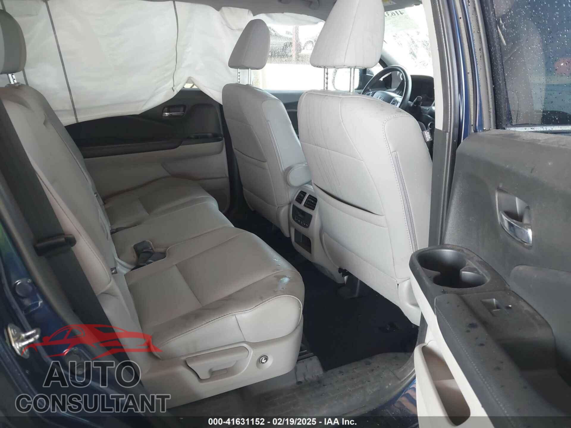 HONDA PILOT 2017 - 5FNYF5H56HB037629