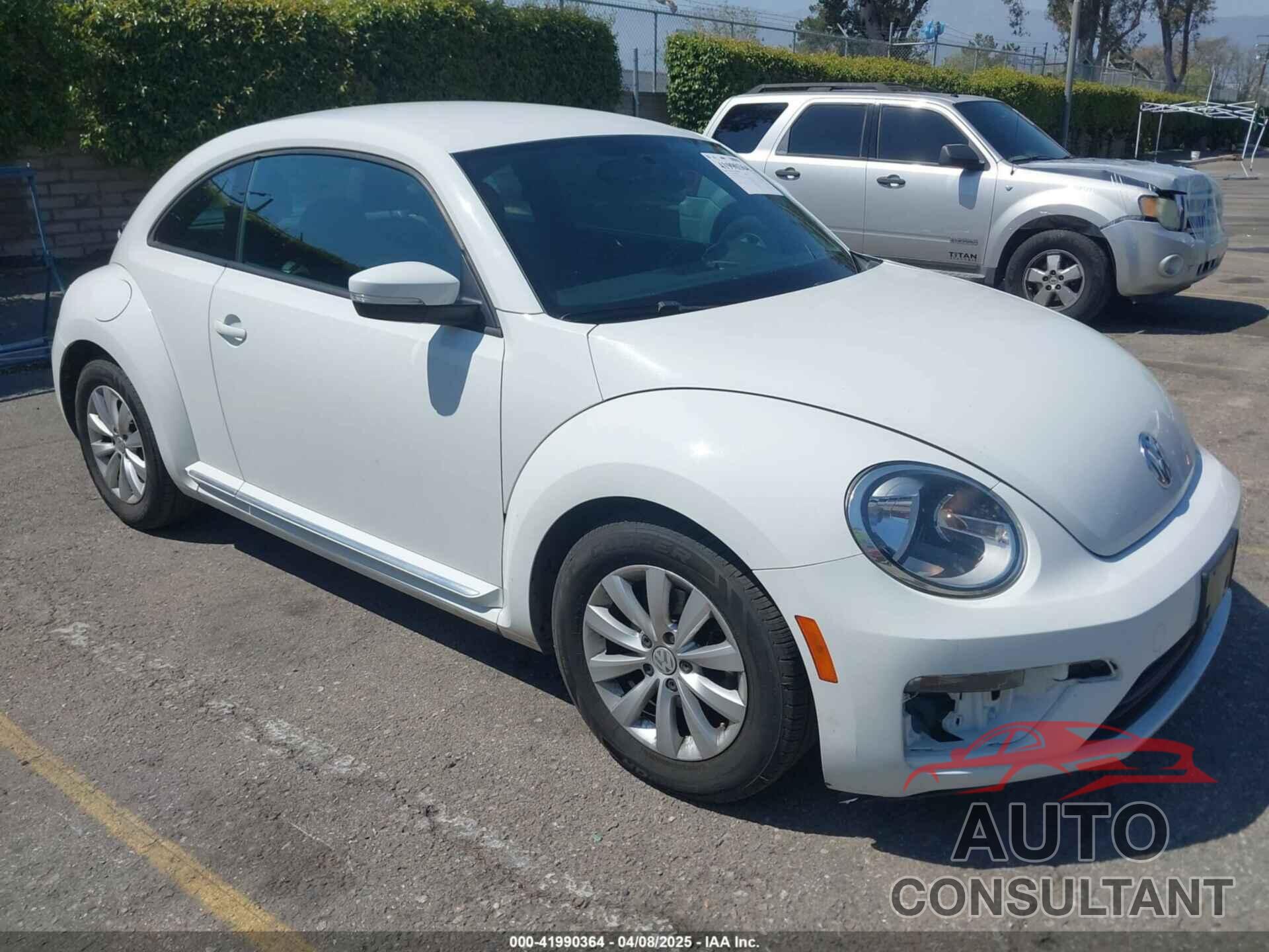 VOLKSWAGEN BEETLE 2019 - 3VWFD7AT1KM711591