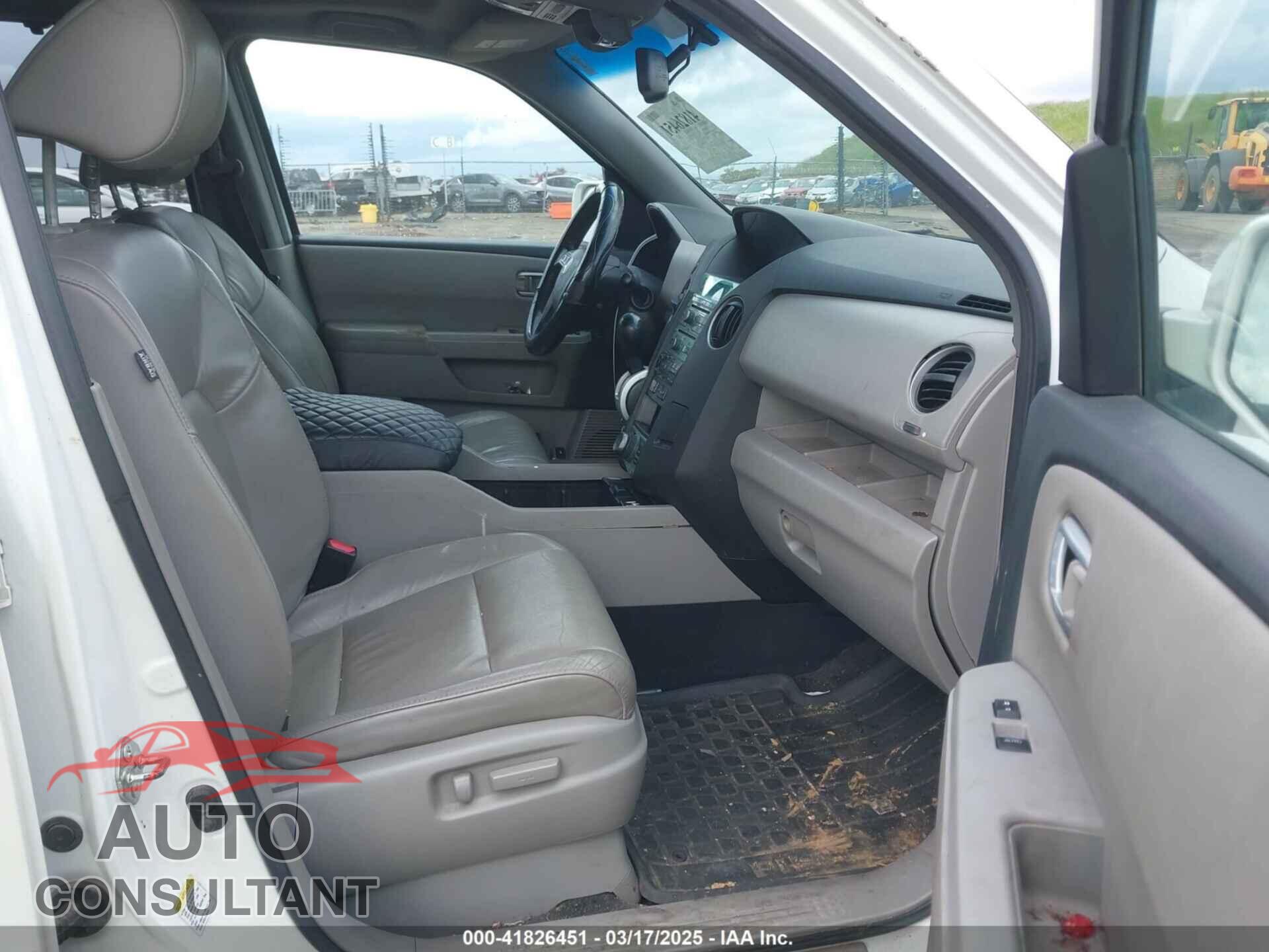 HONDA PILOT 2011 - 5FNYF3H97BB042630