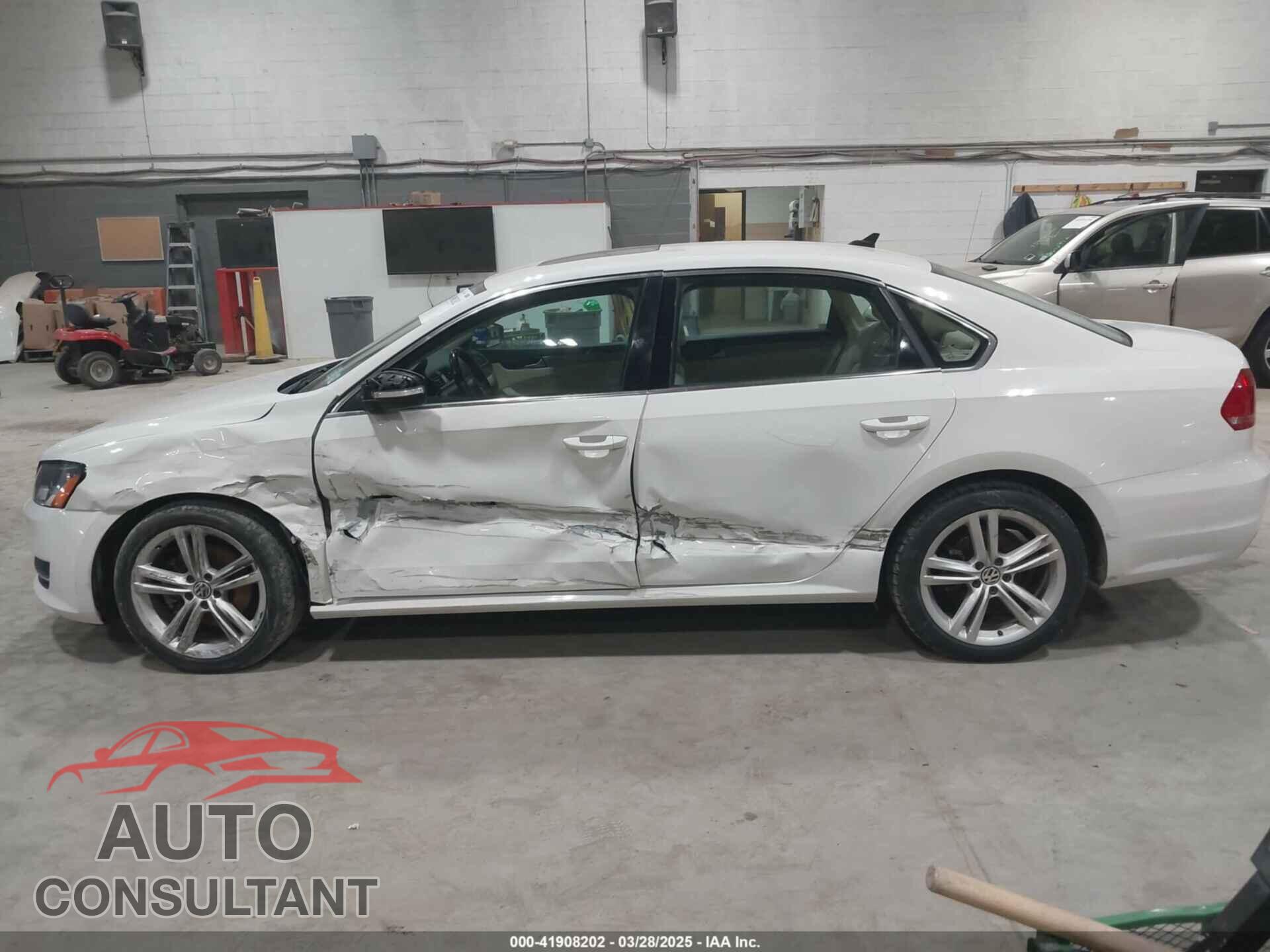 VOLKSWAGEN PASSAT 2014 - 1VWBT7A36EC048803